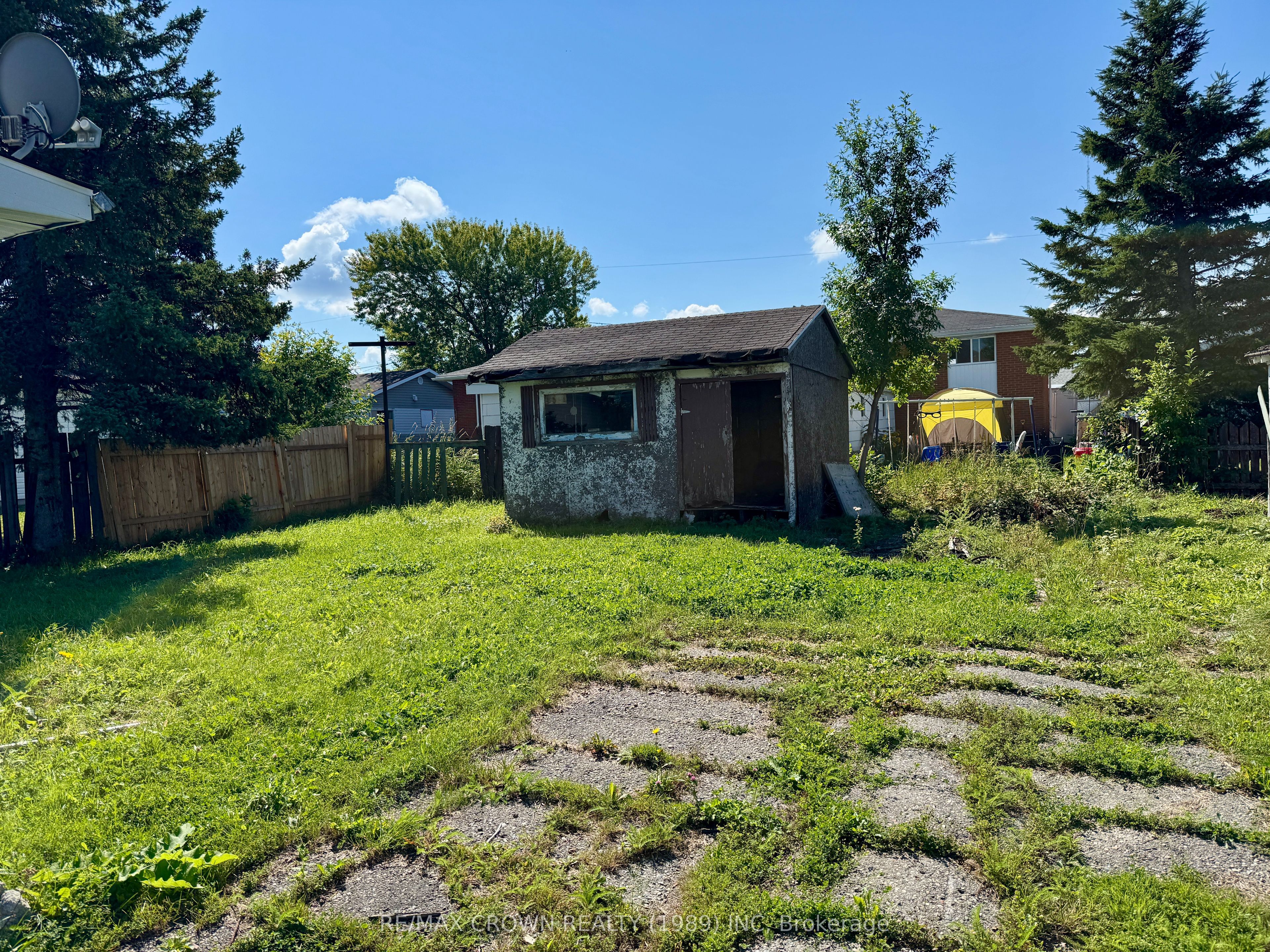 17 Lemarier Street, Kapuskasing, ON P5N 2S7 photo 2
