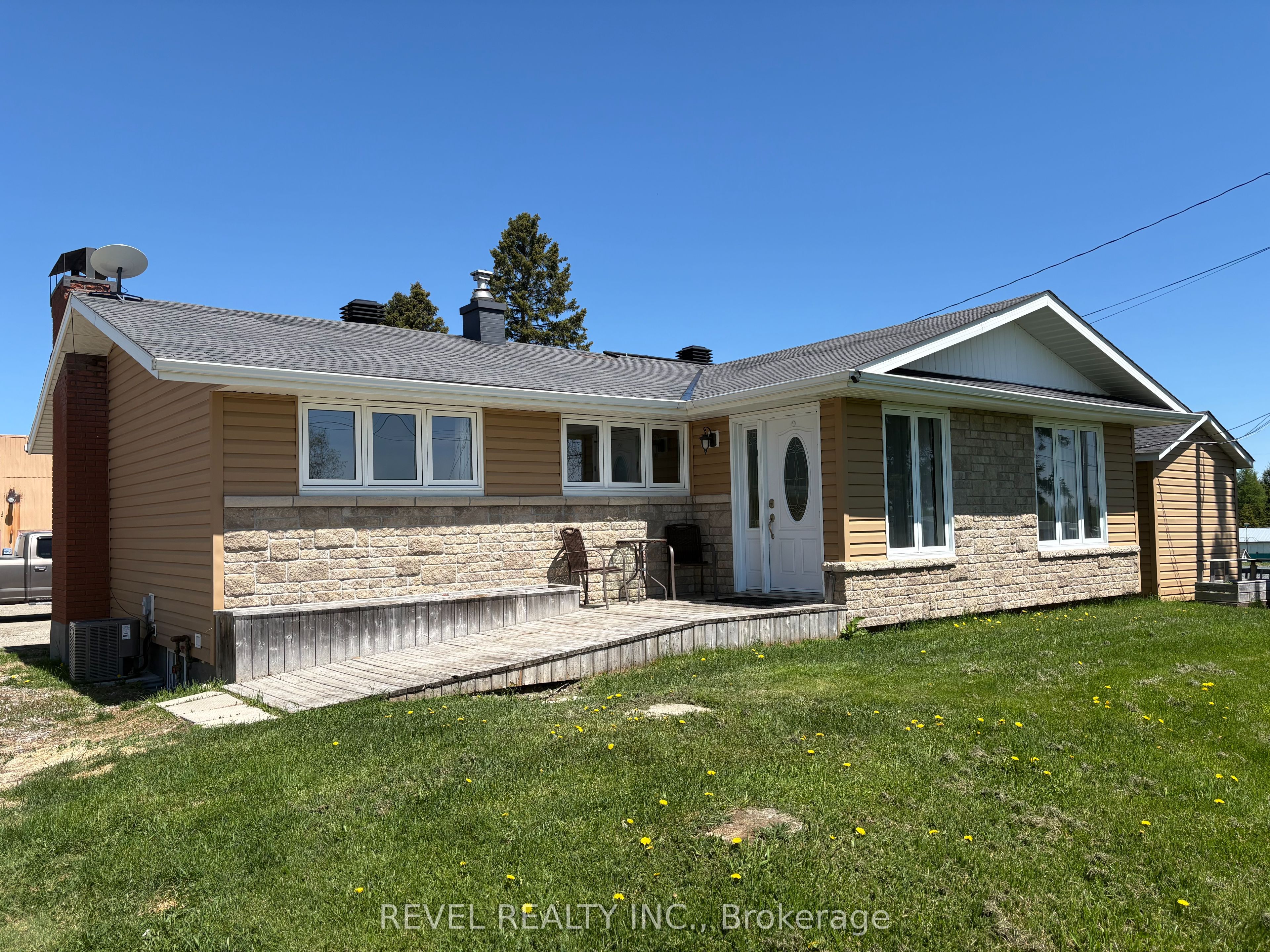 701 Highway 652 Highway, Cochrane, ON P0L 1C0 photo 3