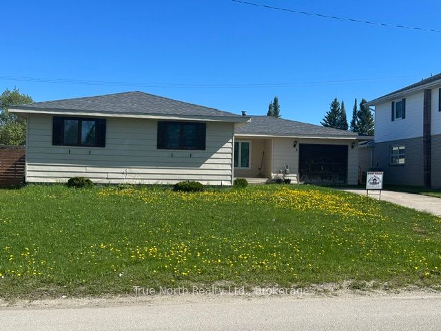 3 Clark Street, Kapuskasing, ON P5N 1L3