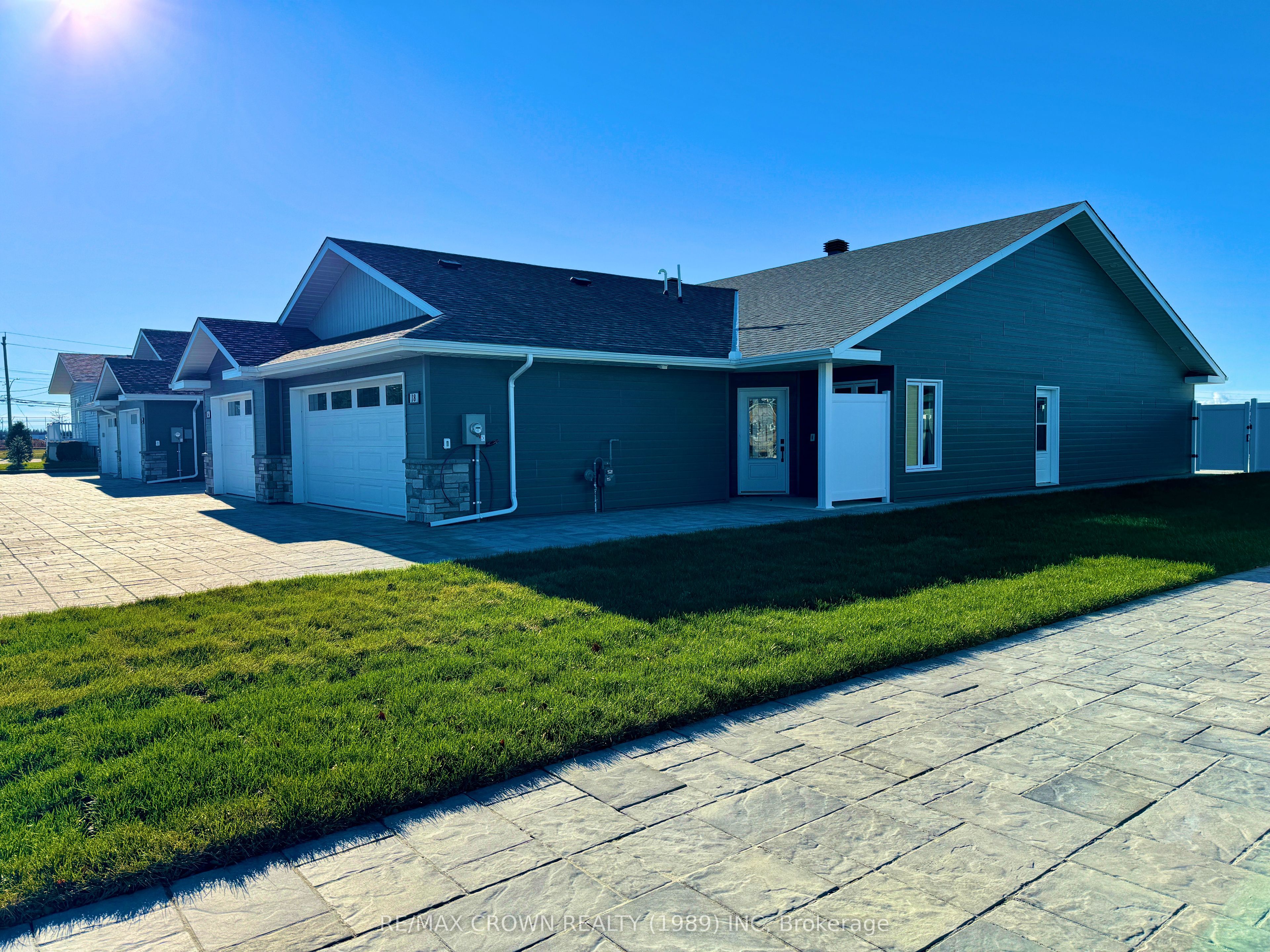 18 Golf Street, Kapuskasing, ON P5N 3J6 photo 2