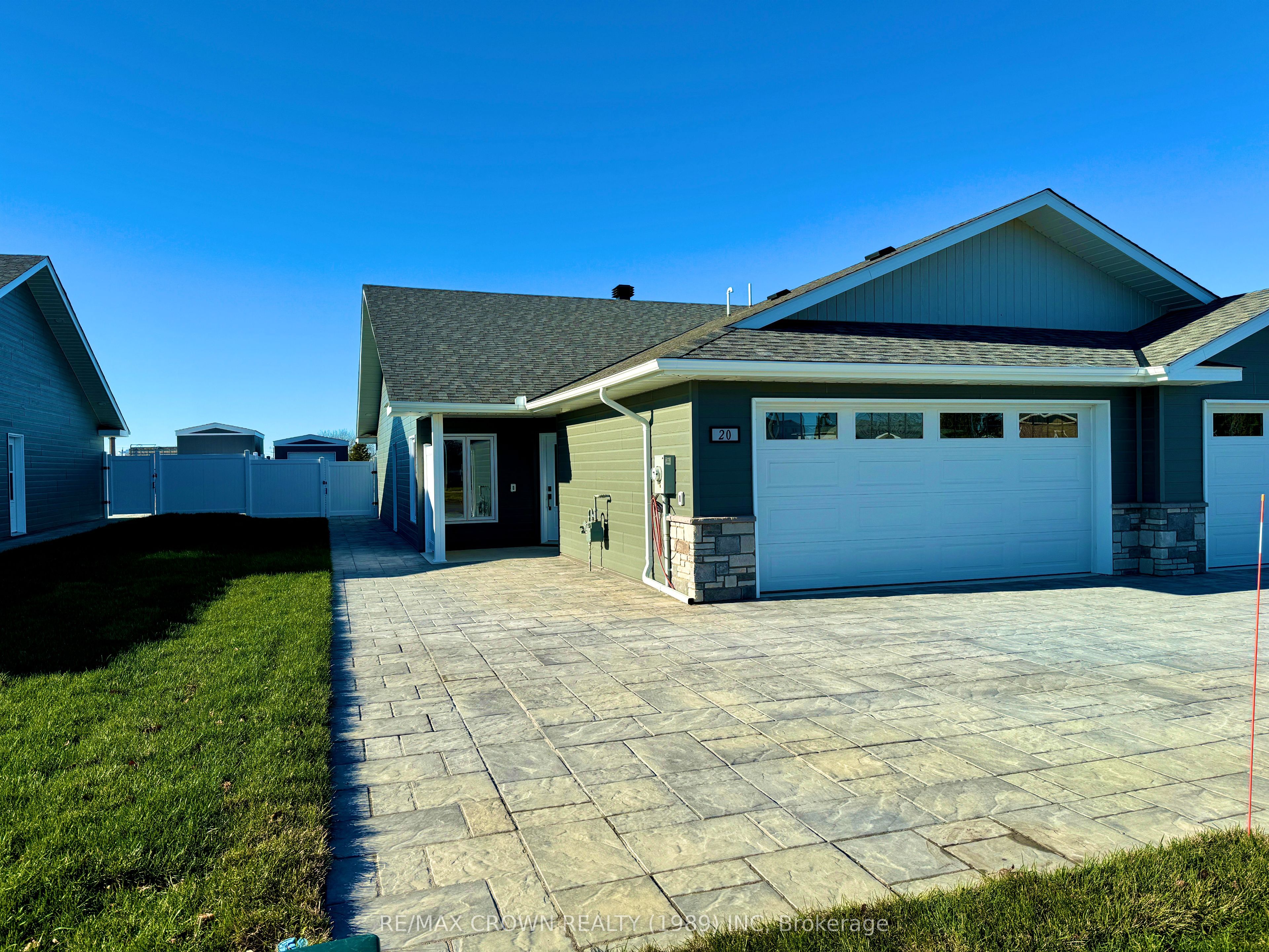 20 Golf Street, Kapuskasing, ON P5N 3J6 photo 2