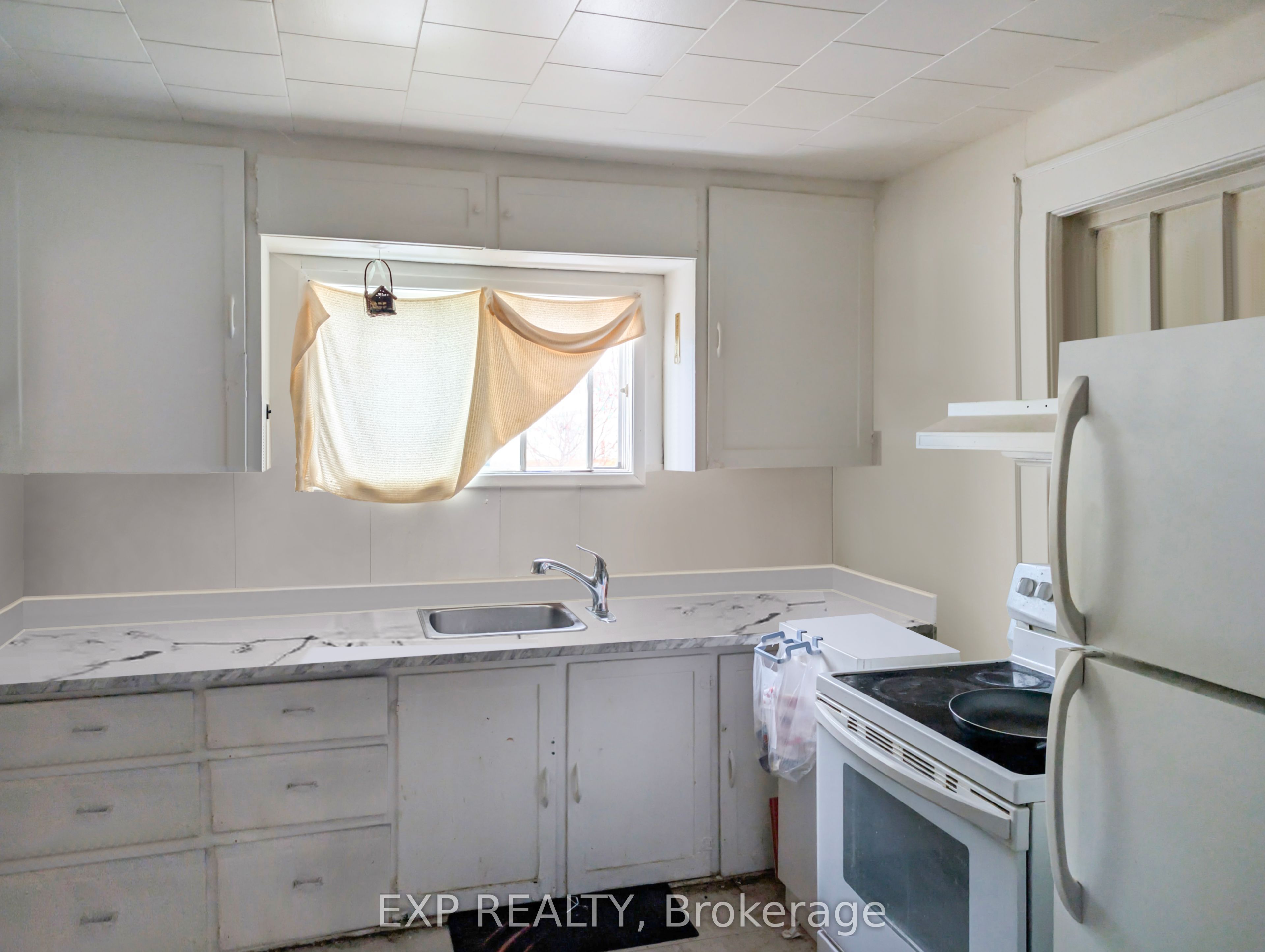 111 Taylor Avenue, Kirkland Lake, ON P2N 2L8 photo 2