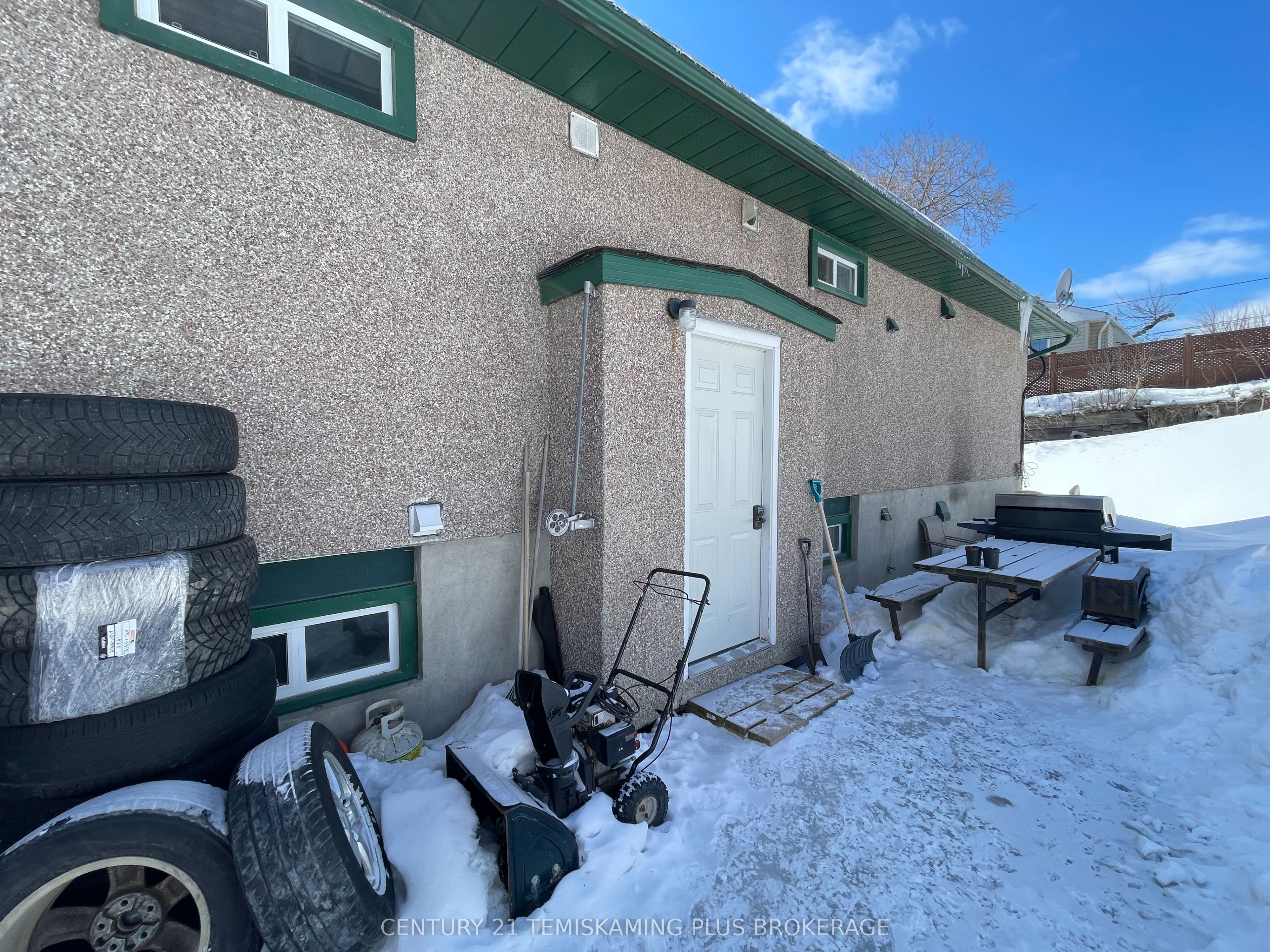 121 Elm Avenue, Temiskaming Shores, ON P0J 1P0 photo 4