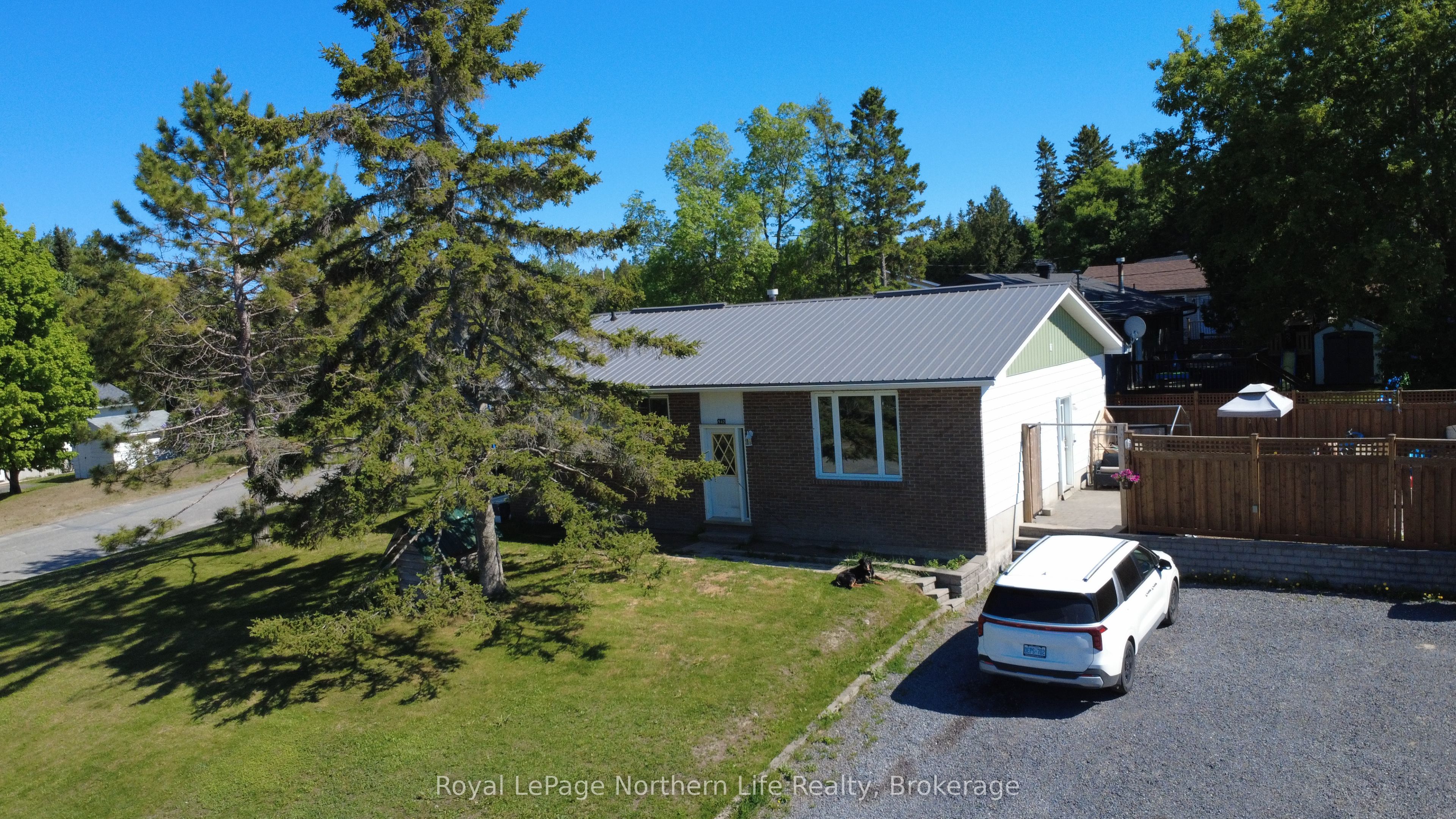 542 AGNES Avenue, Temiskaming Shores, ON P0J 1P0 photo 4
