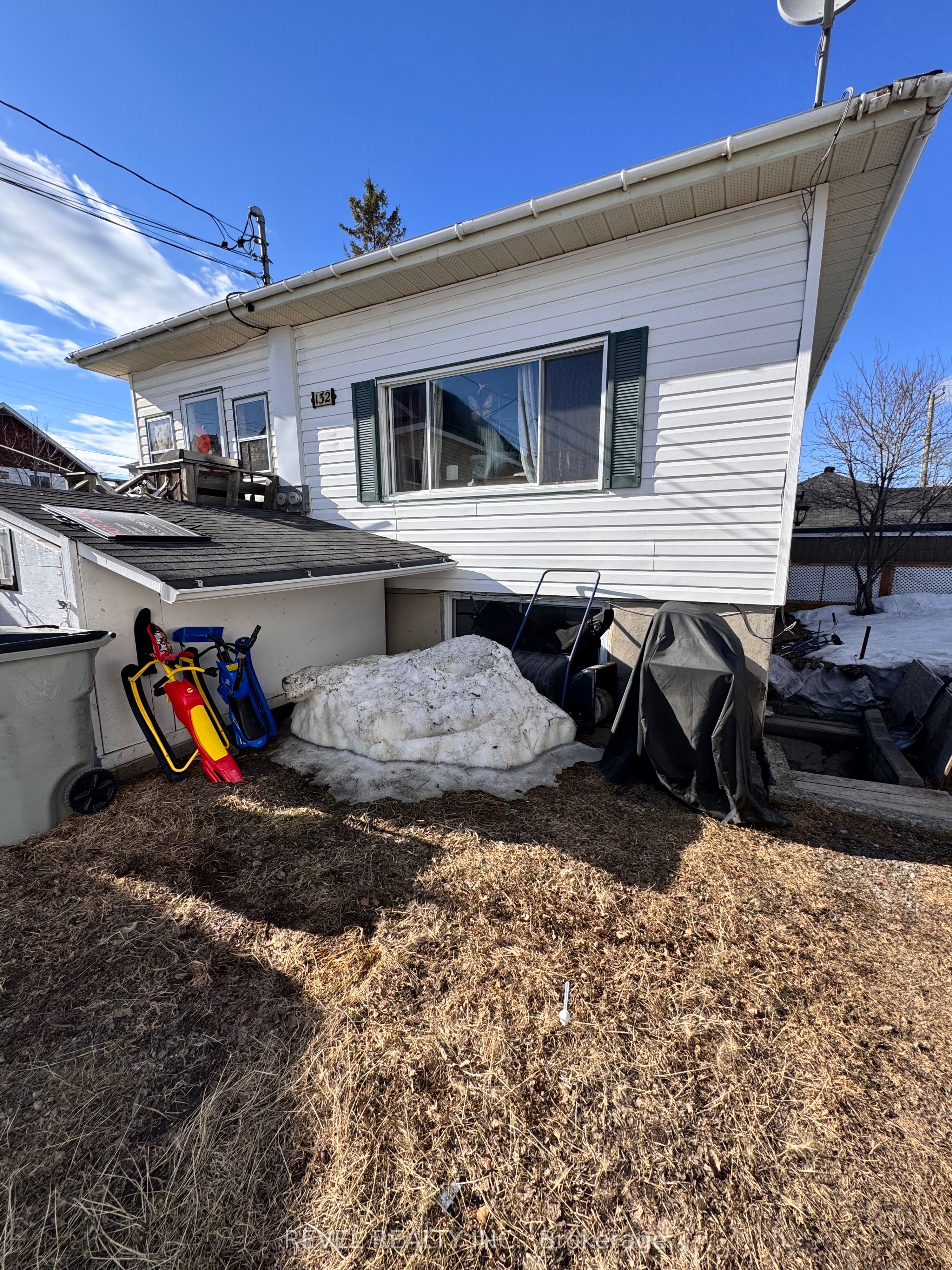 132 Bruce Avenue, Timmins, ON P0N 1H0 photo 2