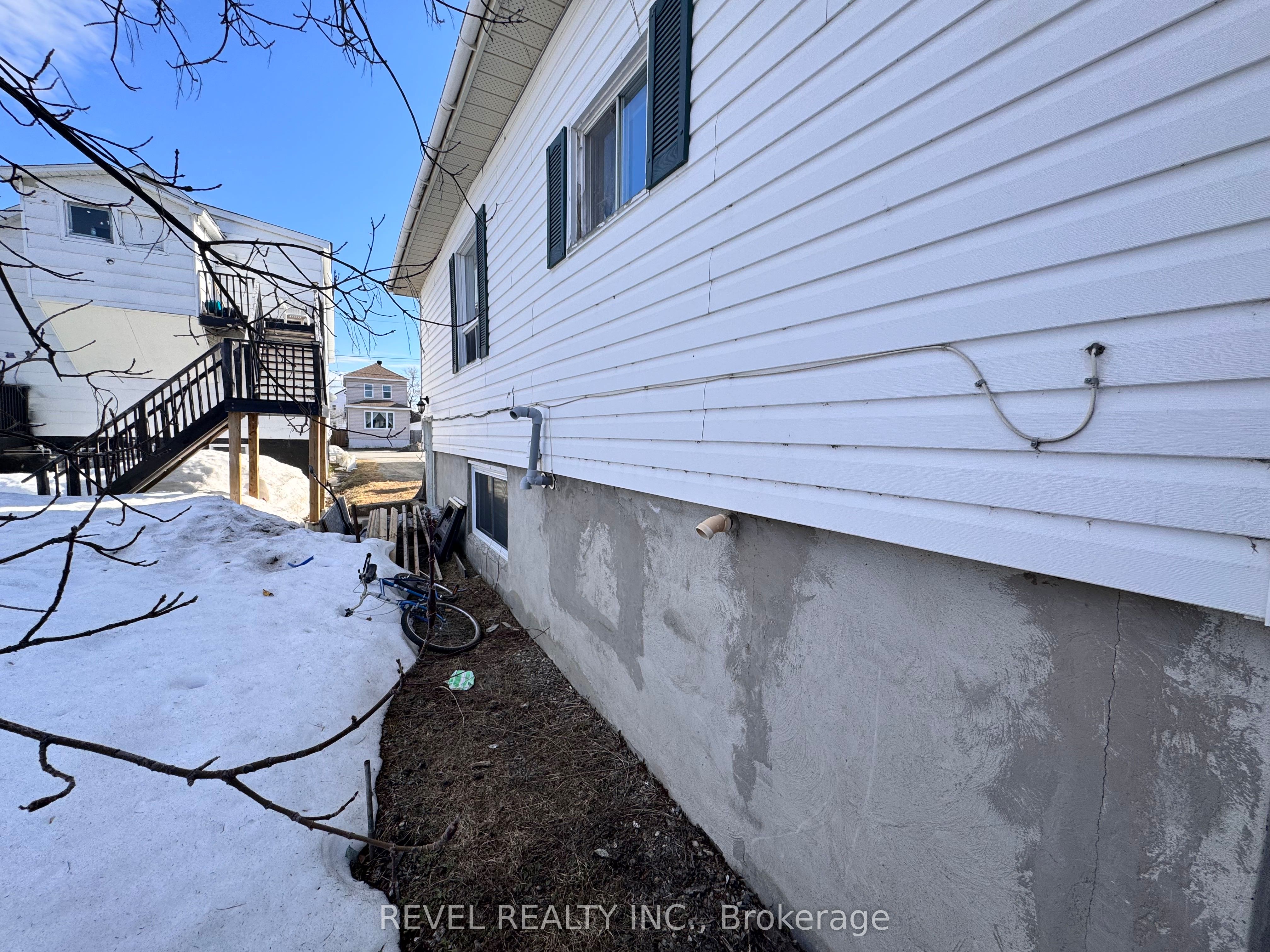 132 Bruce Avenue, Timmins, ON P0N 1H0 photo 5