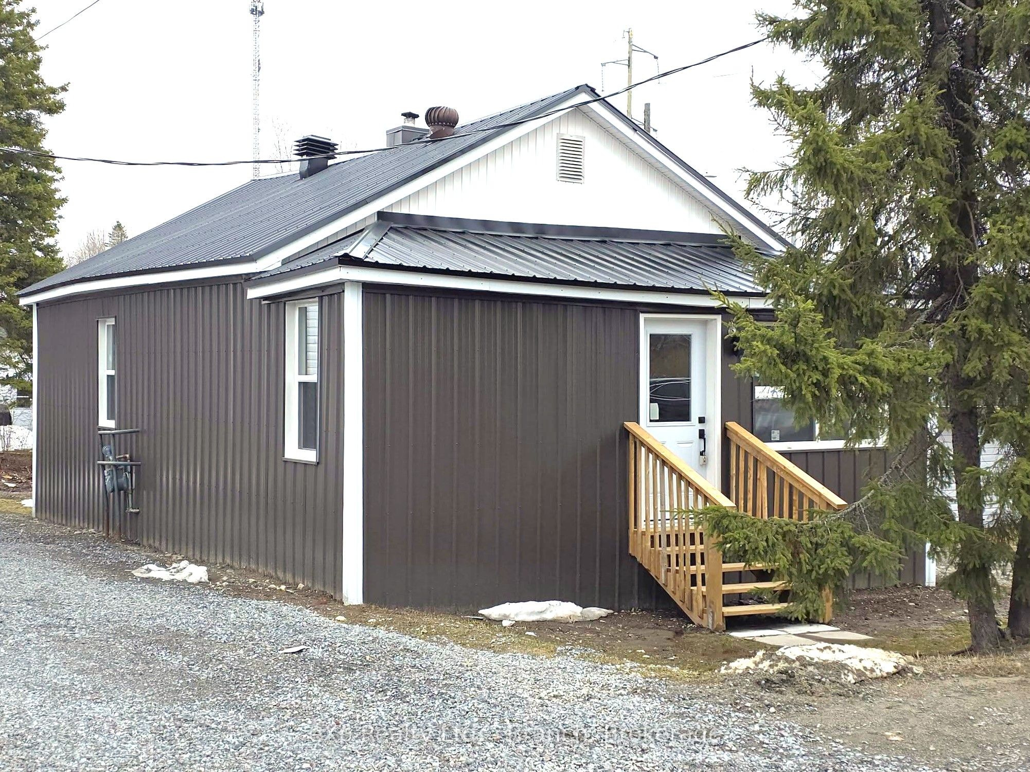 6 Wilson Avenue, Kirkland Lake, ON P2N 1J7 photo 2