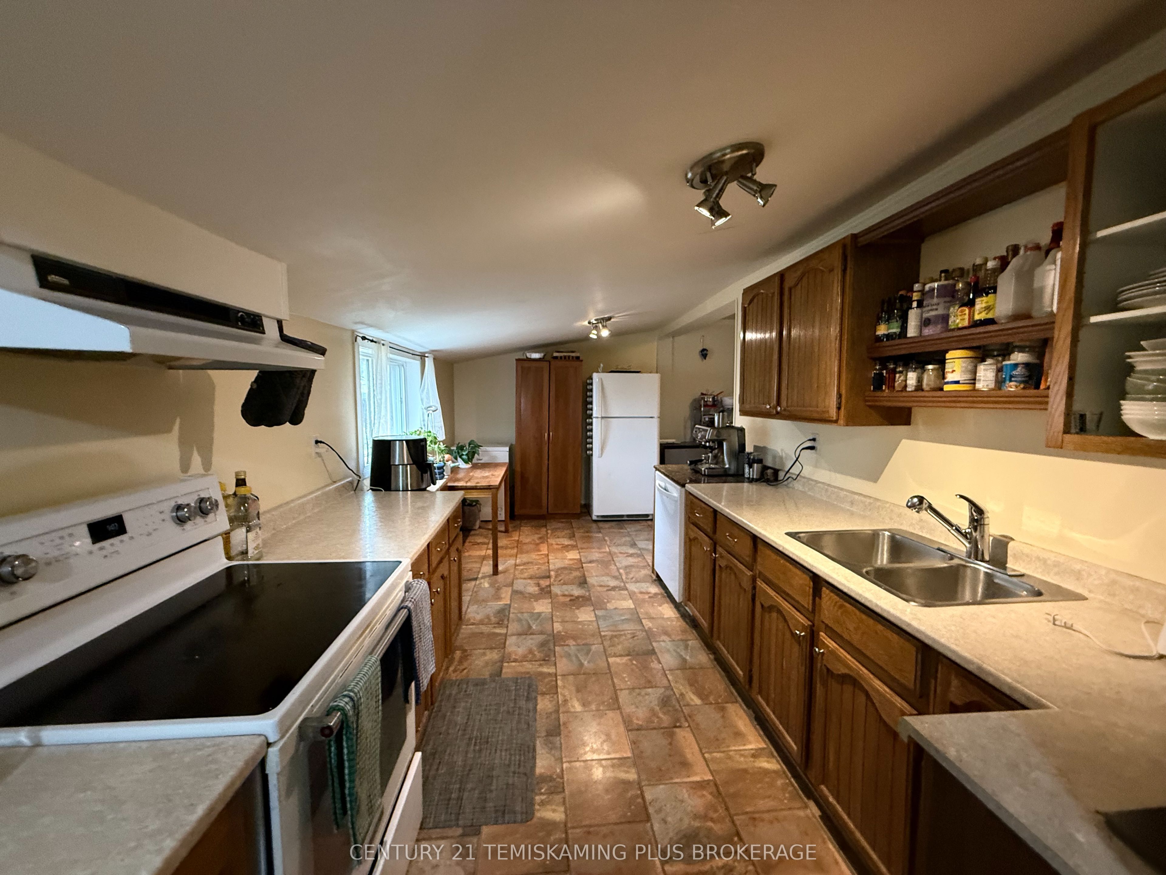 81 First Street, Kirkland Lake, ON P2N 1N4 photo 5
