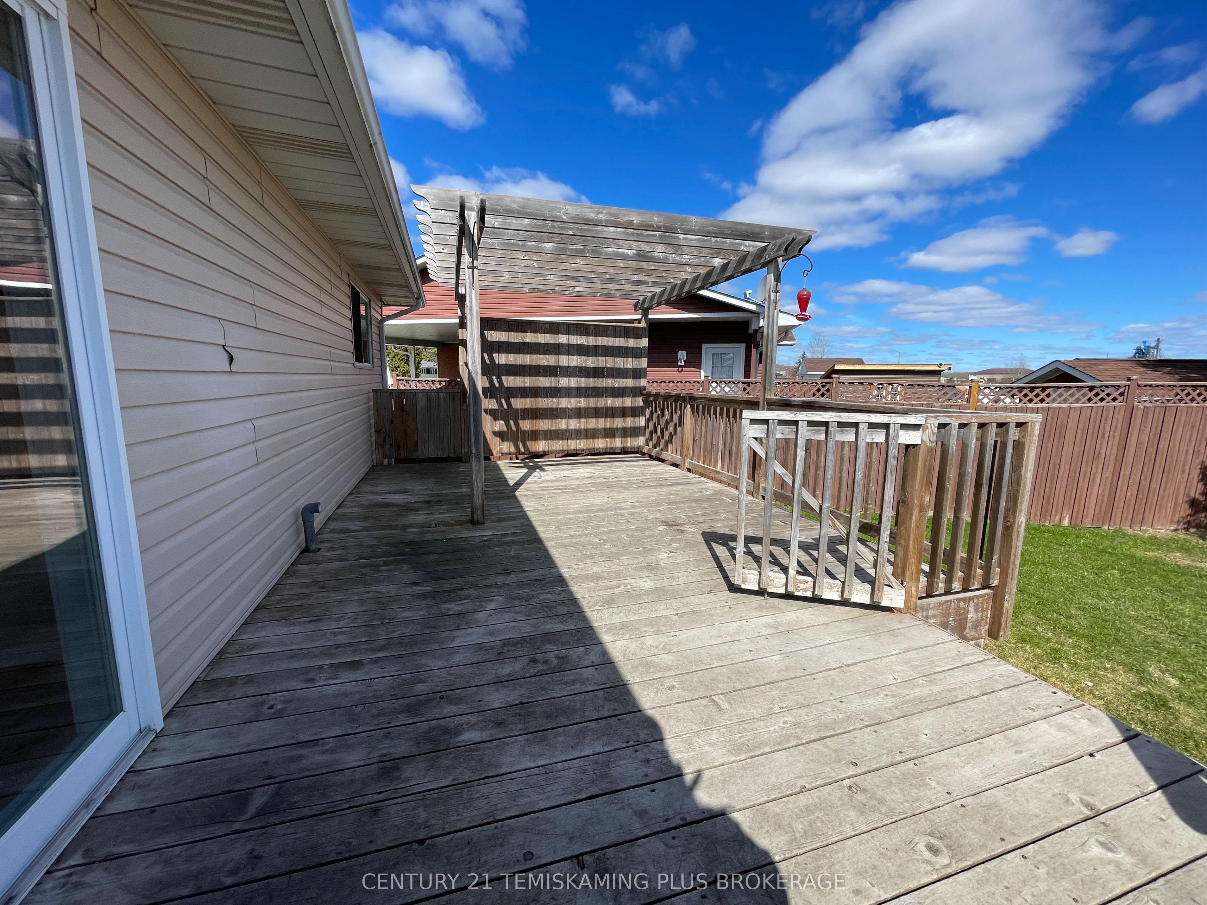 487 Ross Avenue, Temiskaming Shores, ON P0J 1P0 photo 5
