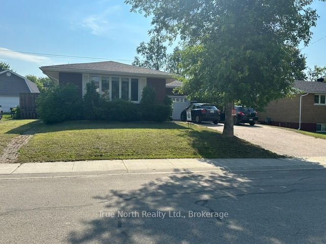 35 Ottawa Street, Kapuskasing, ON P5N 1Y6 photo 2