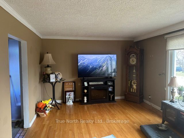 35 Ottawa Street, Kapuskasing, ON P5N 1Y6 photo 5