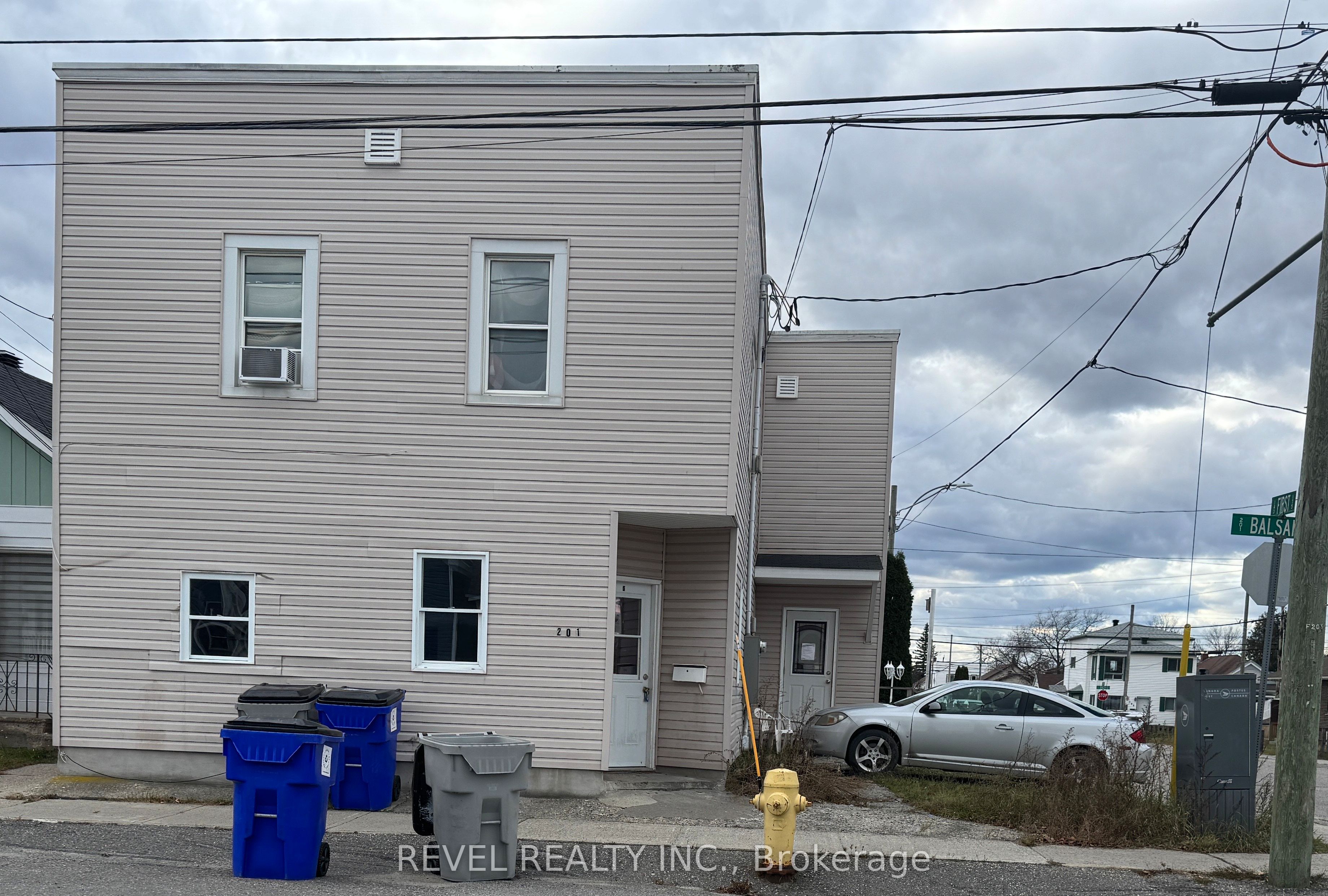 201-203 Balsam Street S, Timmins, ON P4N 2E3 photo 3