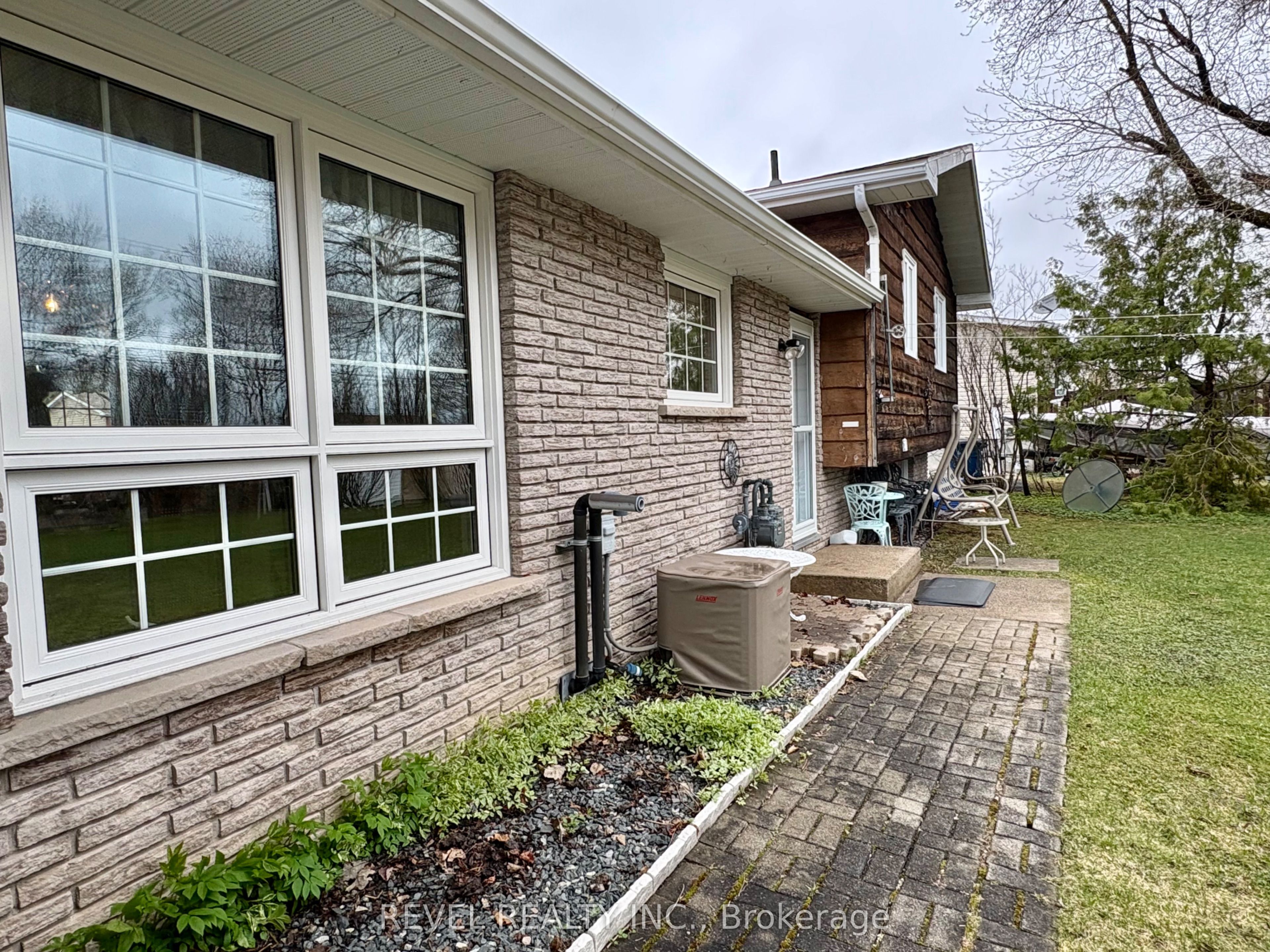 452 Eleventh Avenue, Cochrane, ON P0L 1C0 photo 5