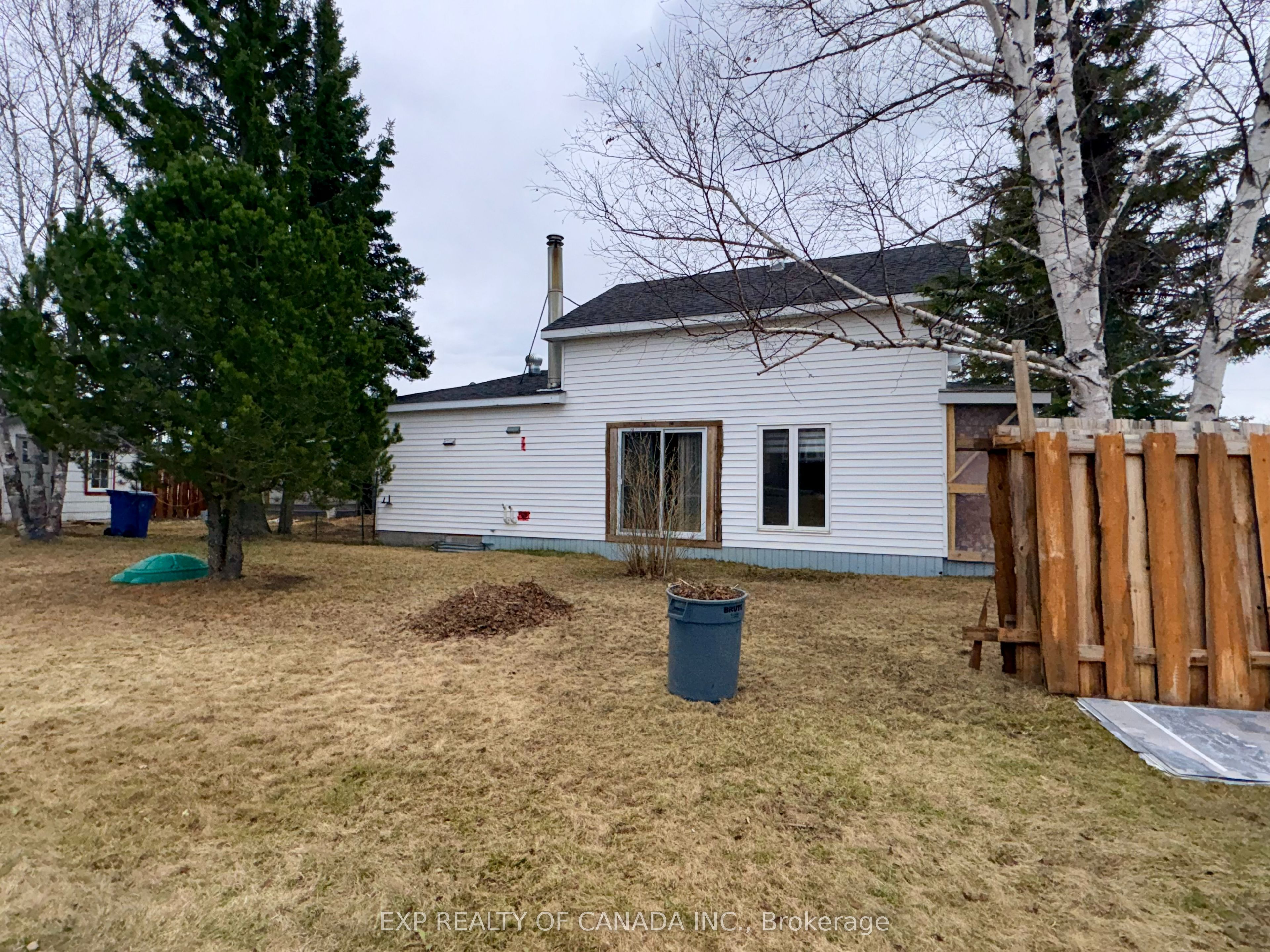 633 Gleason Avenue, Black River-Matheson, ON P0K 1C0 photo 3