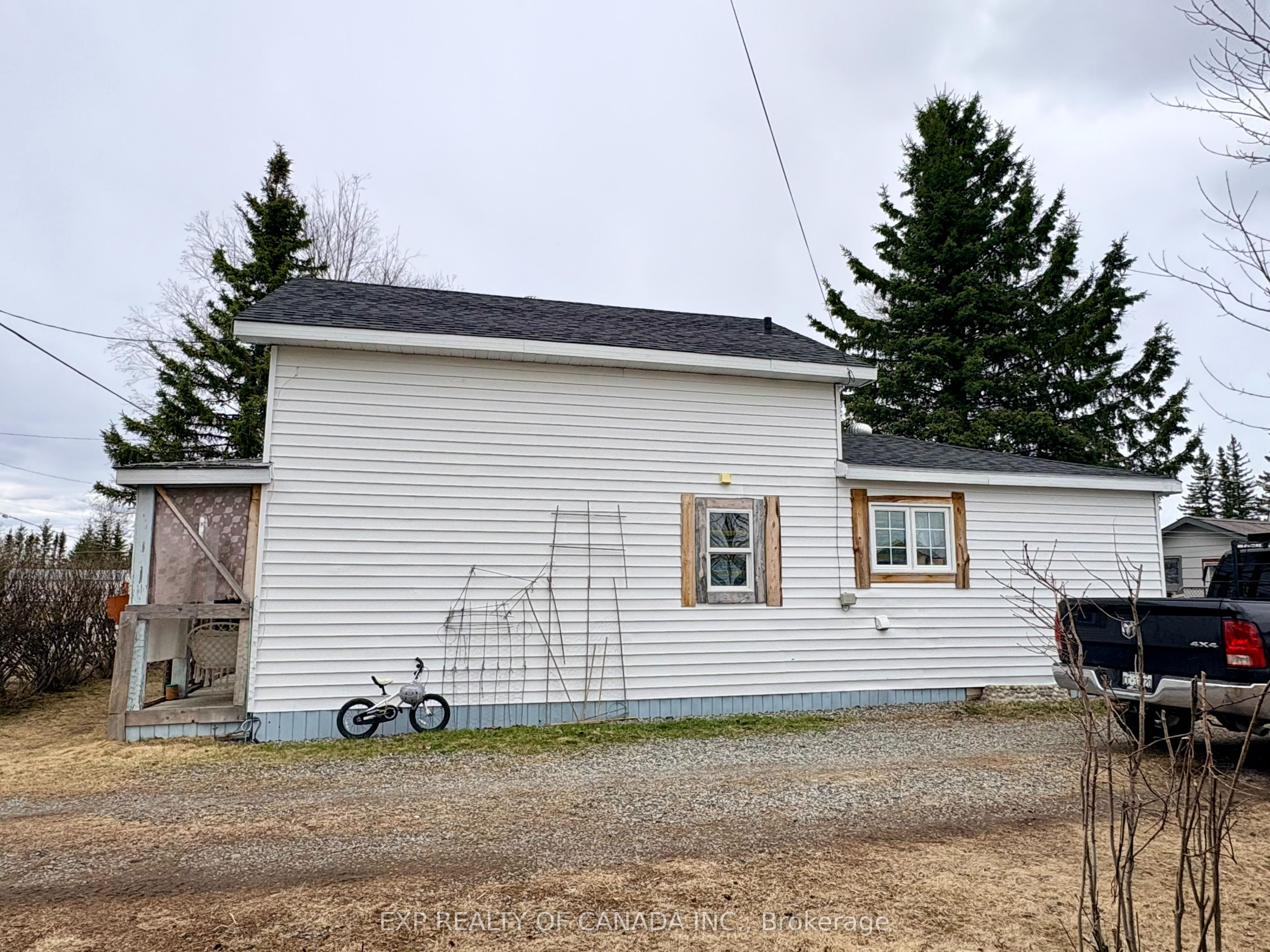 633 Gleason Avenue, Black River-Matheson, ON P0K 1C0 photo 4