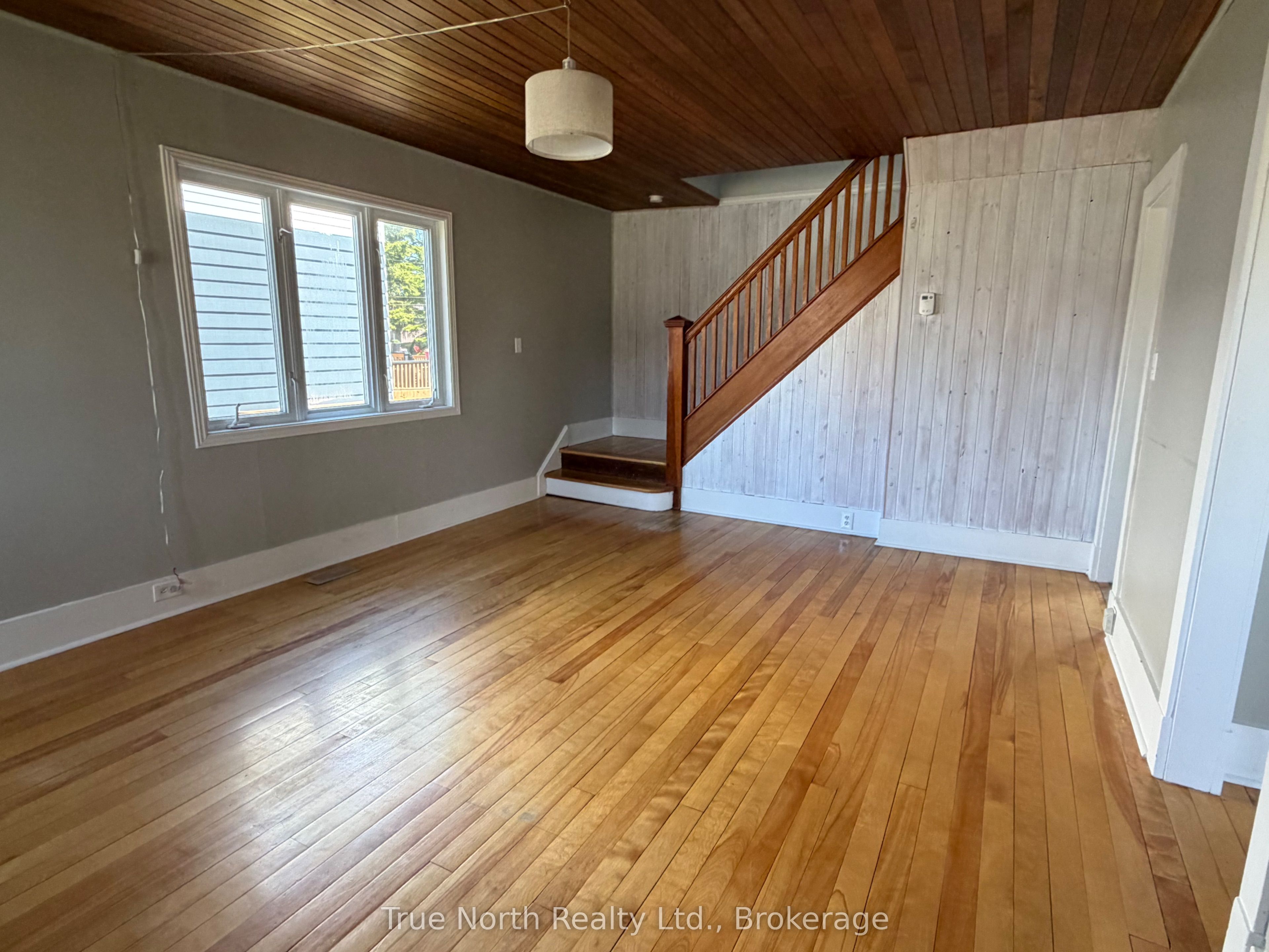6 Dominion Avenue, Kapuskasing, ON P5N 1N6 photo 2