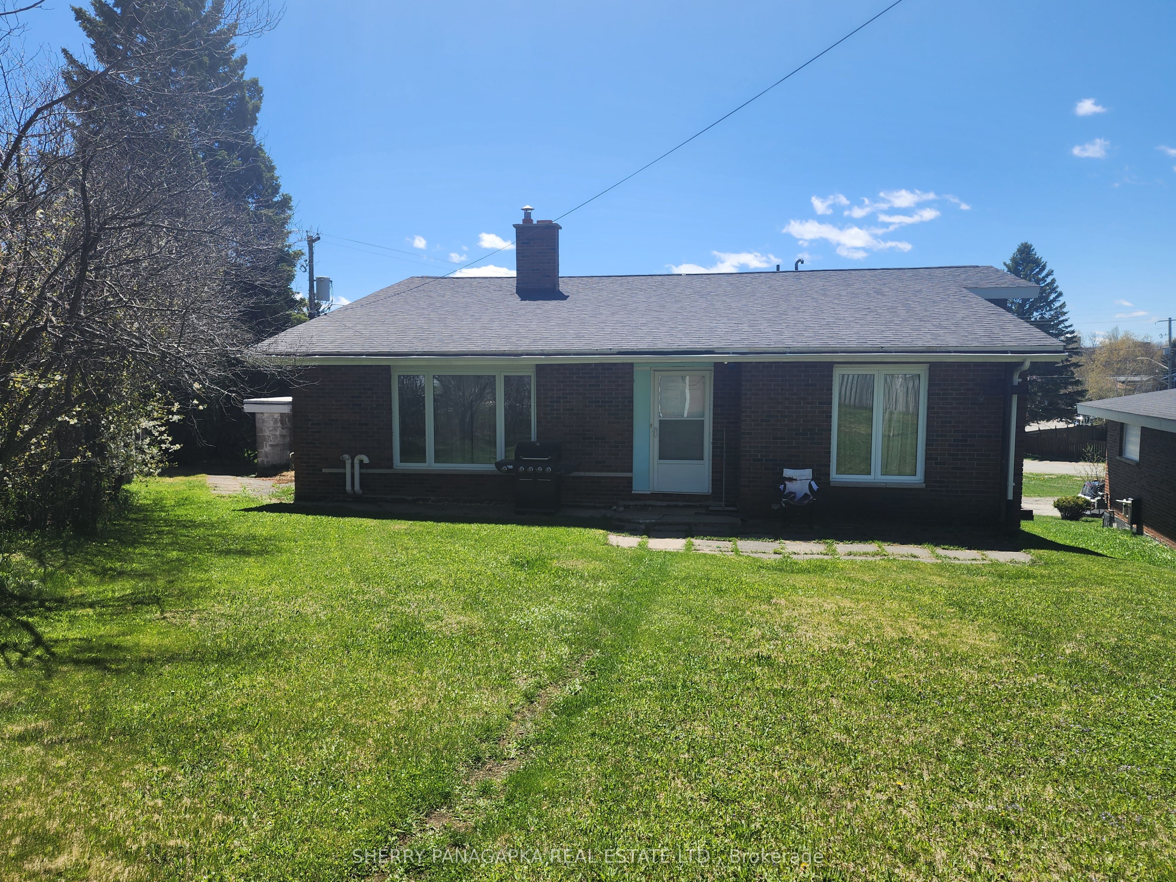 8 Mcphee Avenue, Kirkland Lake, ON P2N 1M2 photo 2