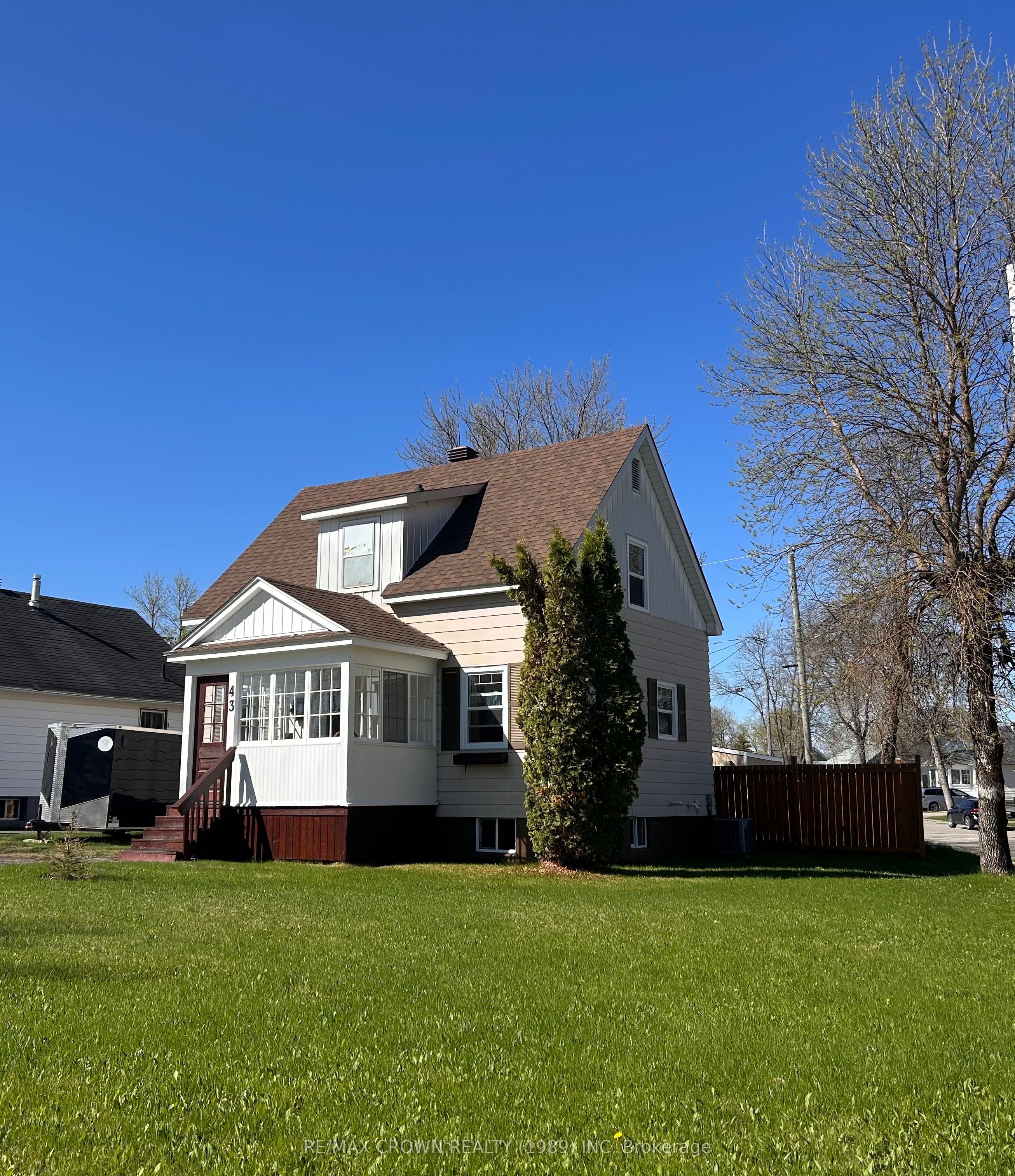 43 Bowman Avenue, Kapuskasing, ON P5N 1M9