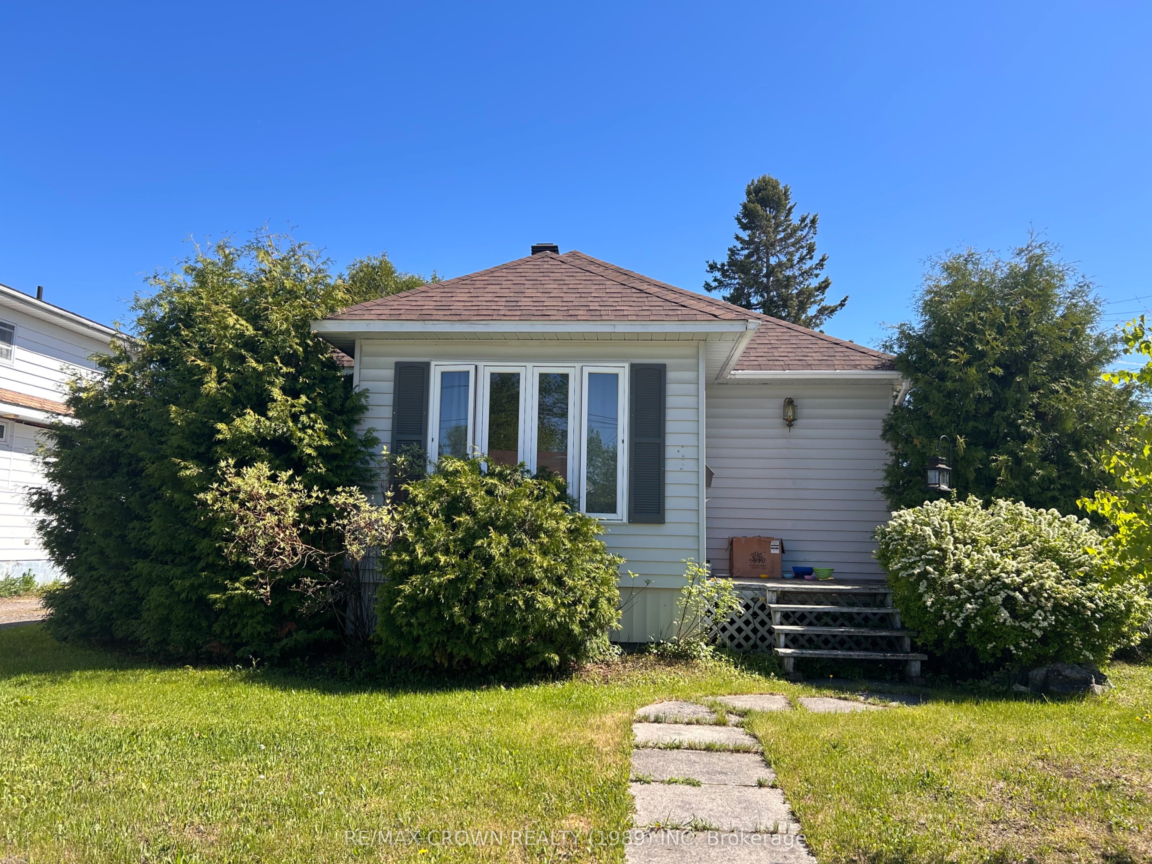 42 Egerton Street, Kapuskasing, ON P5N 1J4