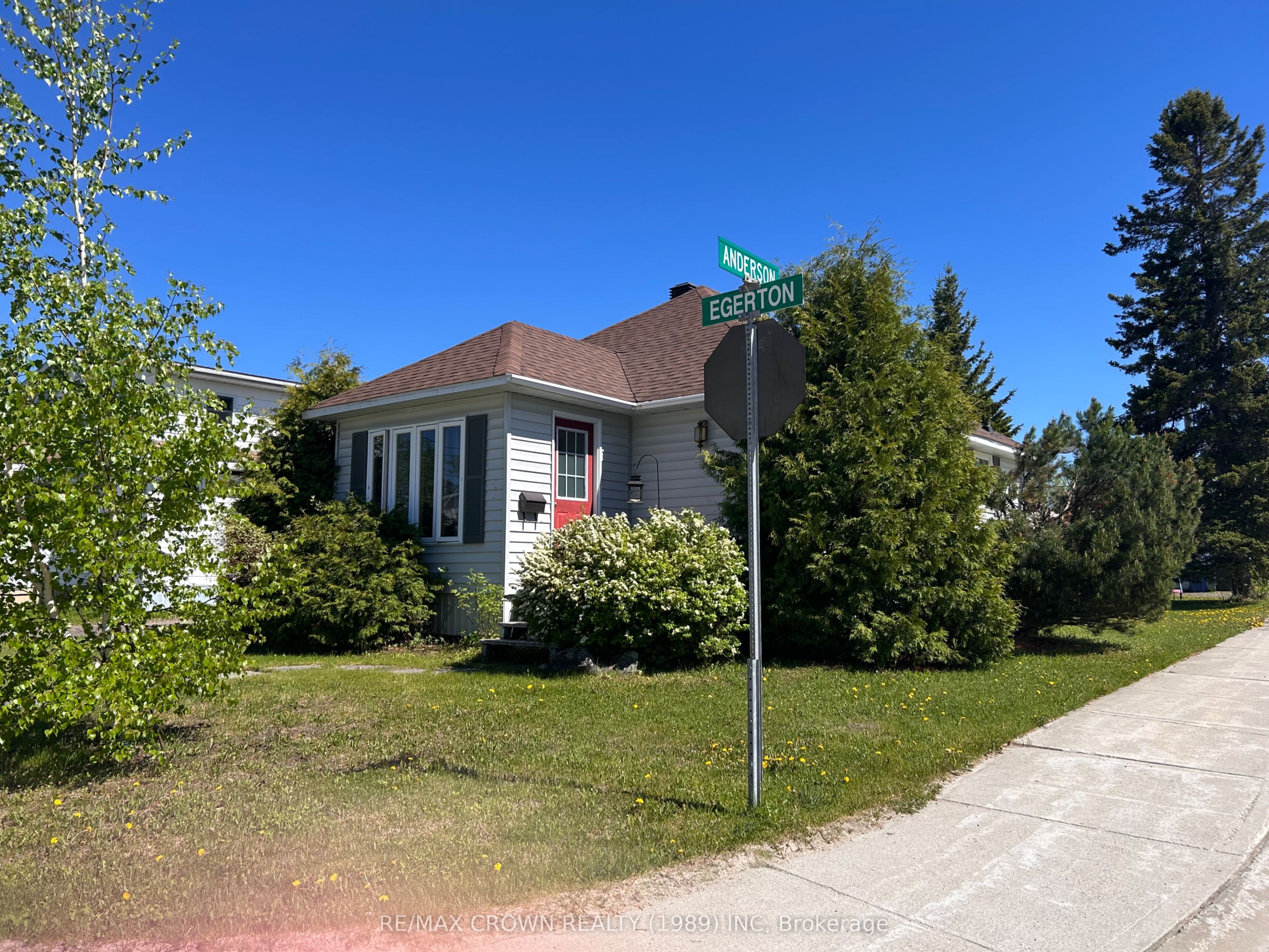 42 Egerton Street, Kapuskasing, ON P5N 1J4 photo 2