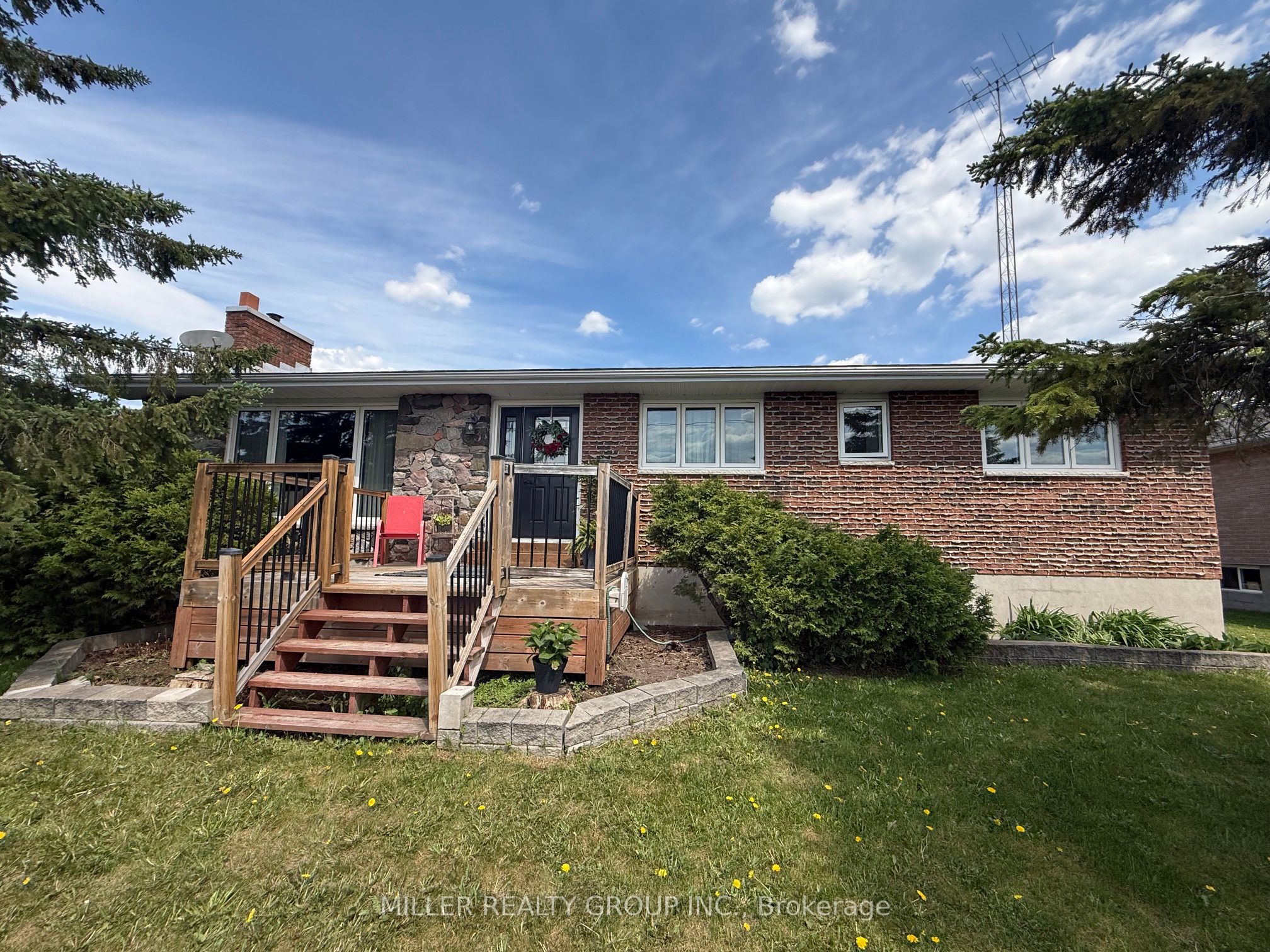 33 Ninth Avenue, Armstrong, ON P0J 1E0