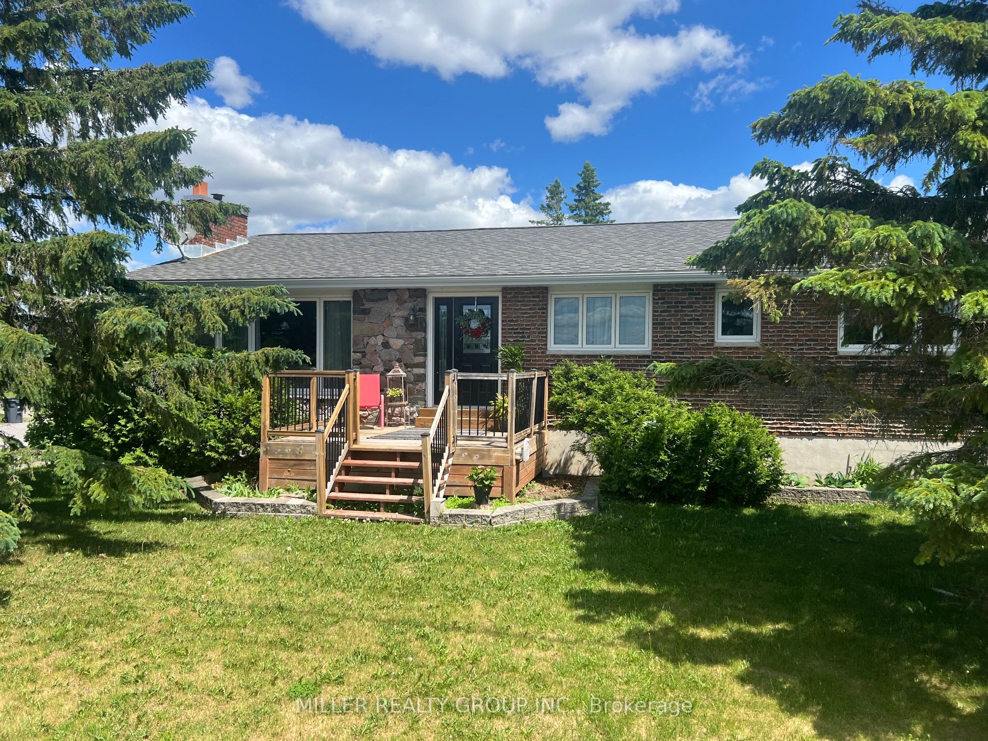 33 Ninth Avenue, Armstrong, ON P0J 1E0 photo 2