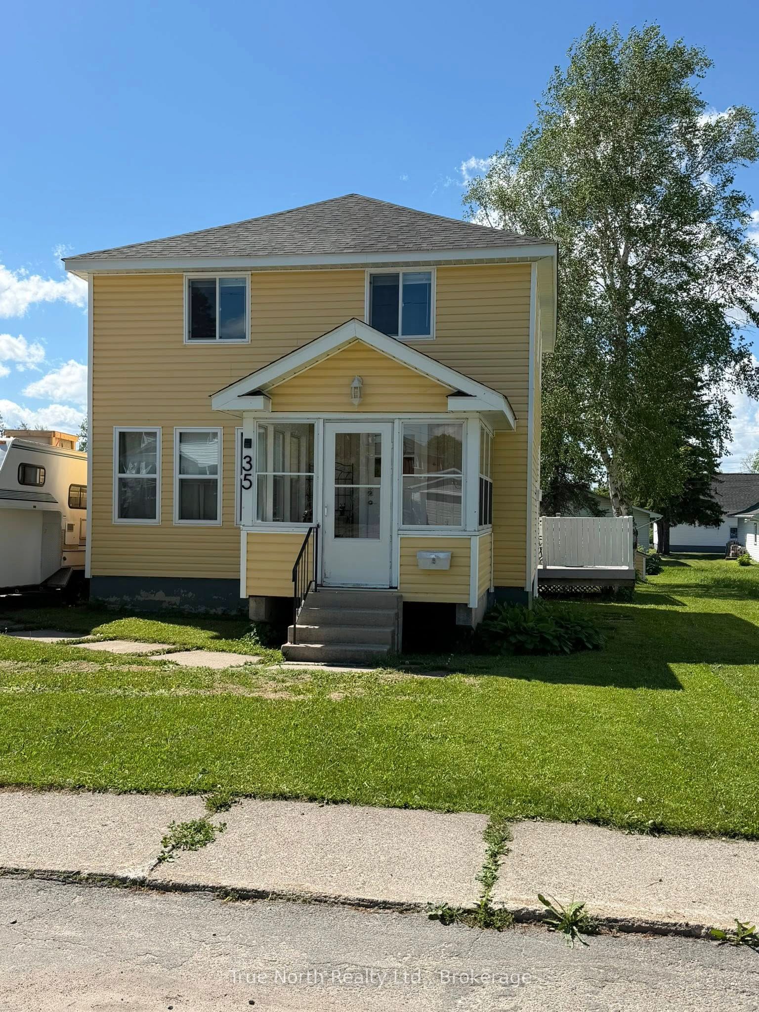 35 Devonshire Street, Kapuskasing, ON P5N 1C2