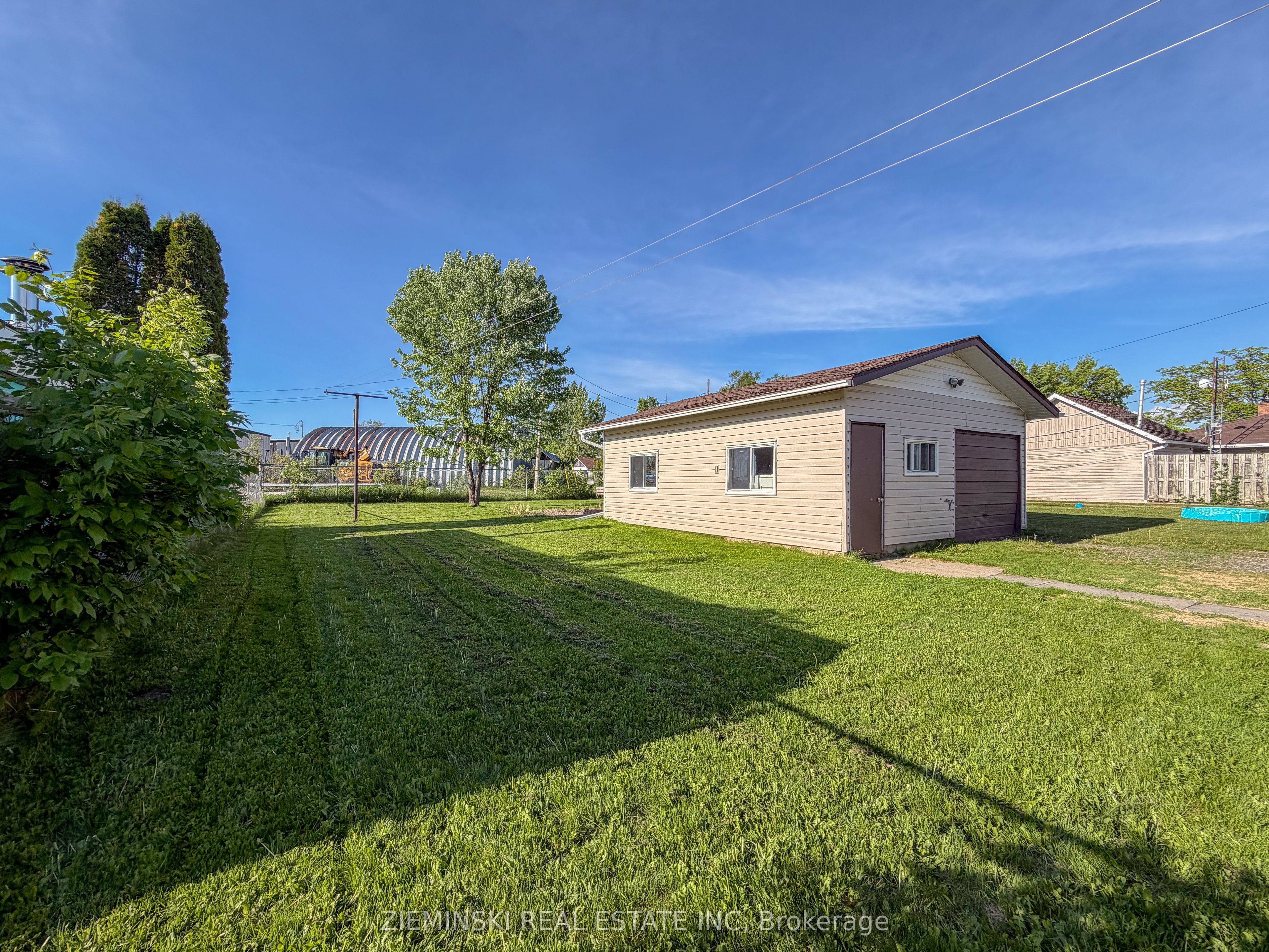 508 Marion Street, Iroquois Falls, ON P0K 1G0 photo 2