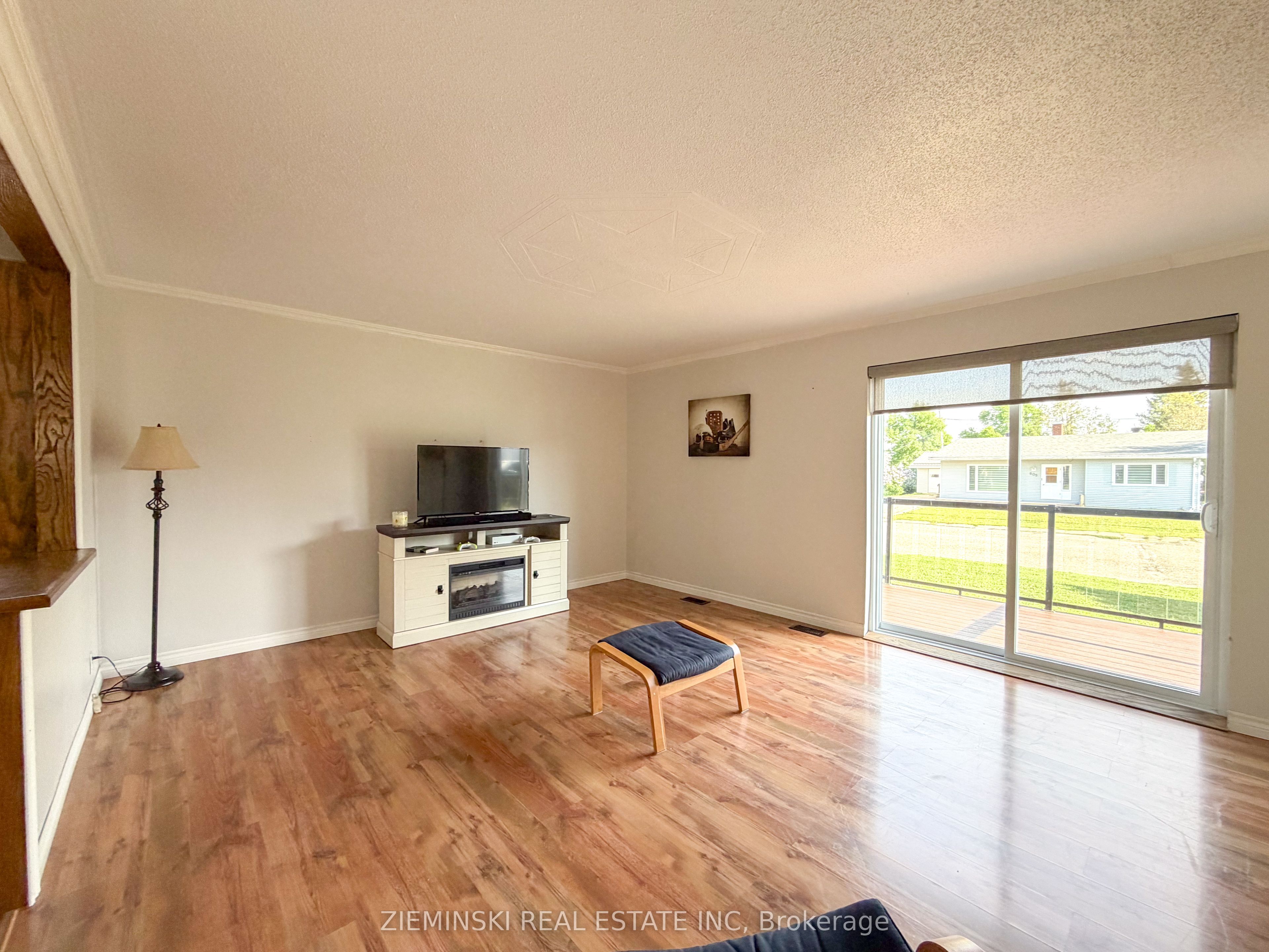 508 Marion Street, Iroquois Falls, ON P0K 1G0 photo 3