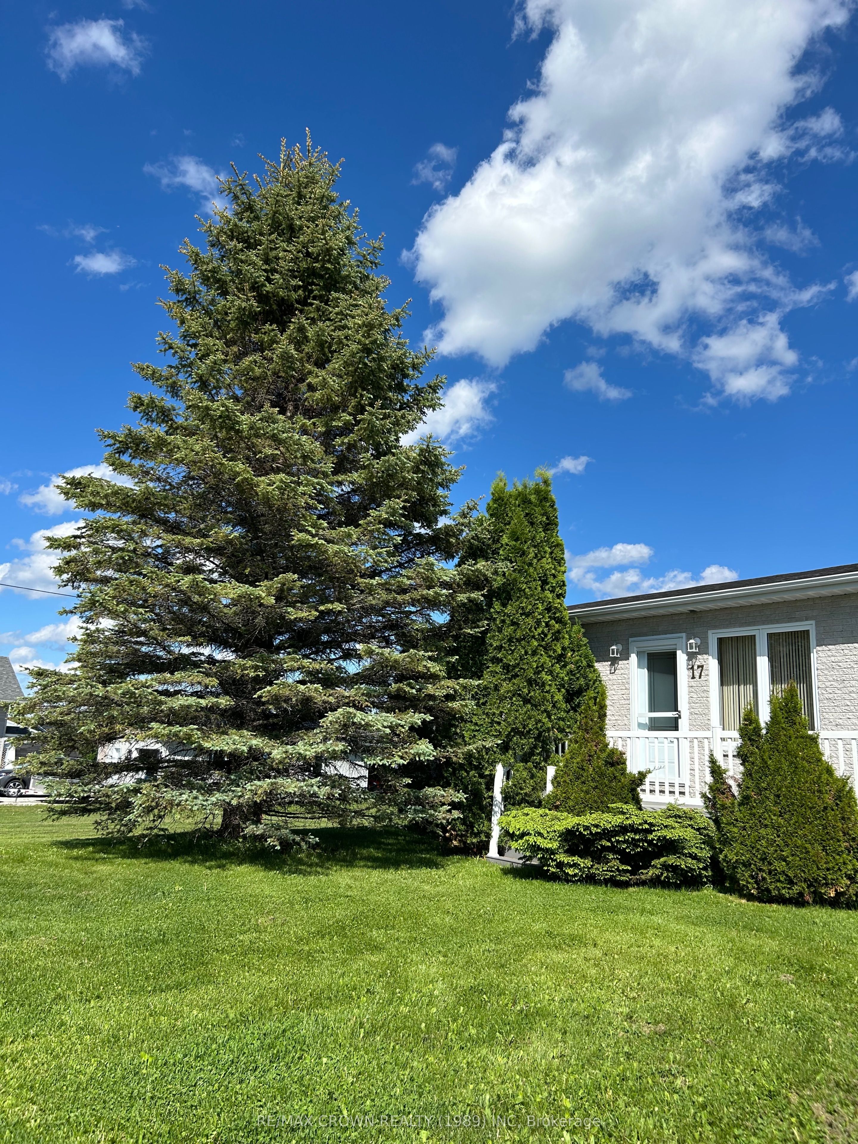 17 Tremblay, Fauquier Avenue S, Kapuskasing, ON P0L 1G0 photo 3