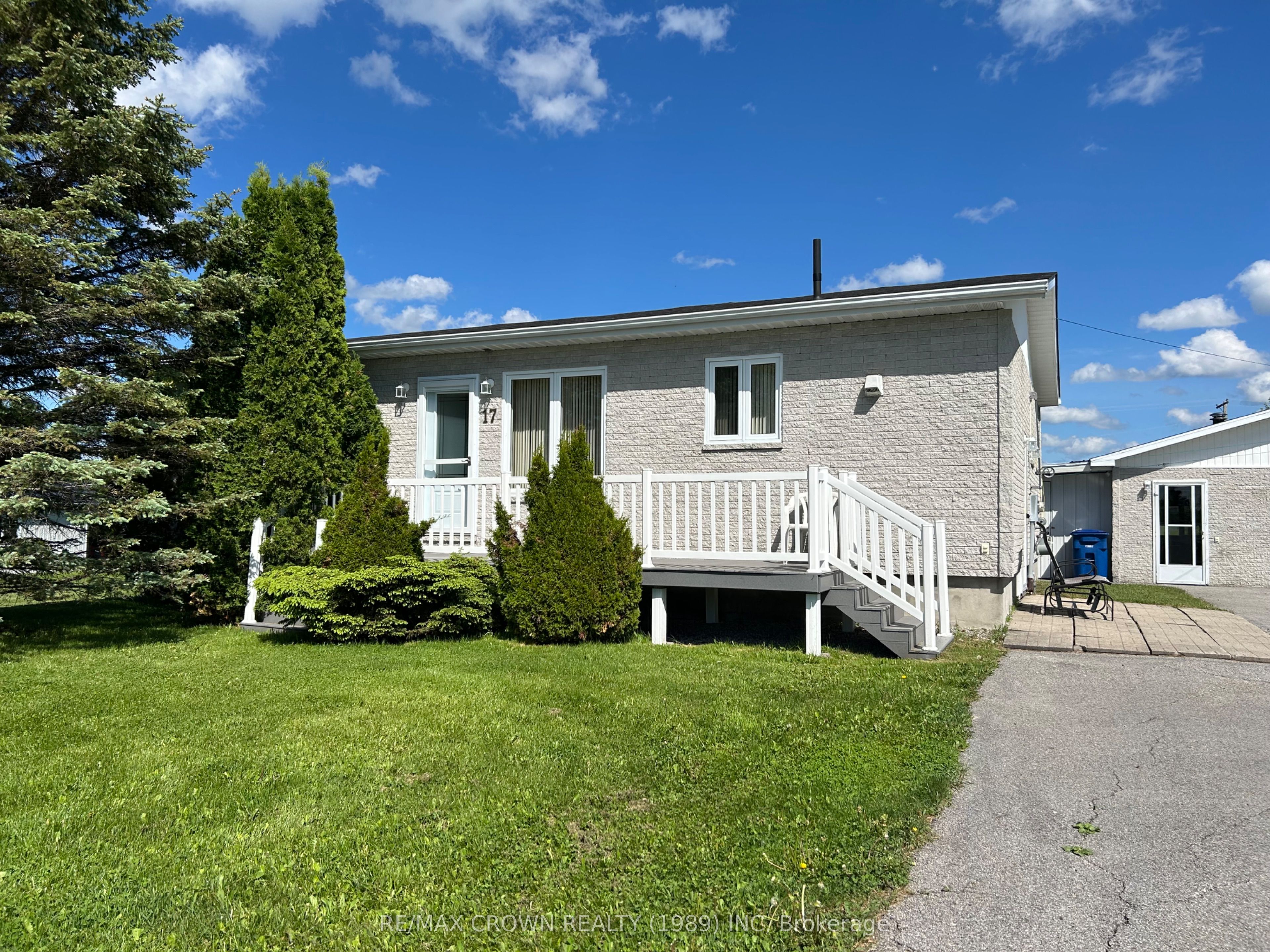 17 Tremblay, Fauquier Avenue S, Kapuskasing, ON P0L 1G0 photo 5