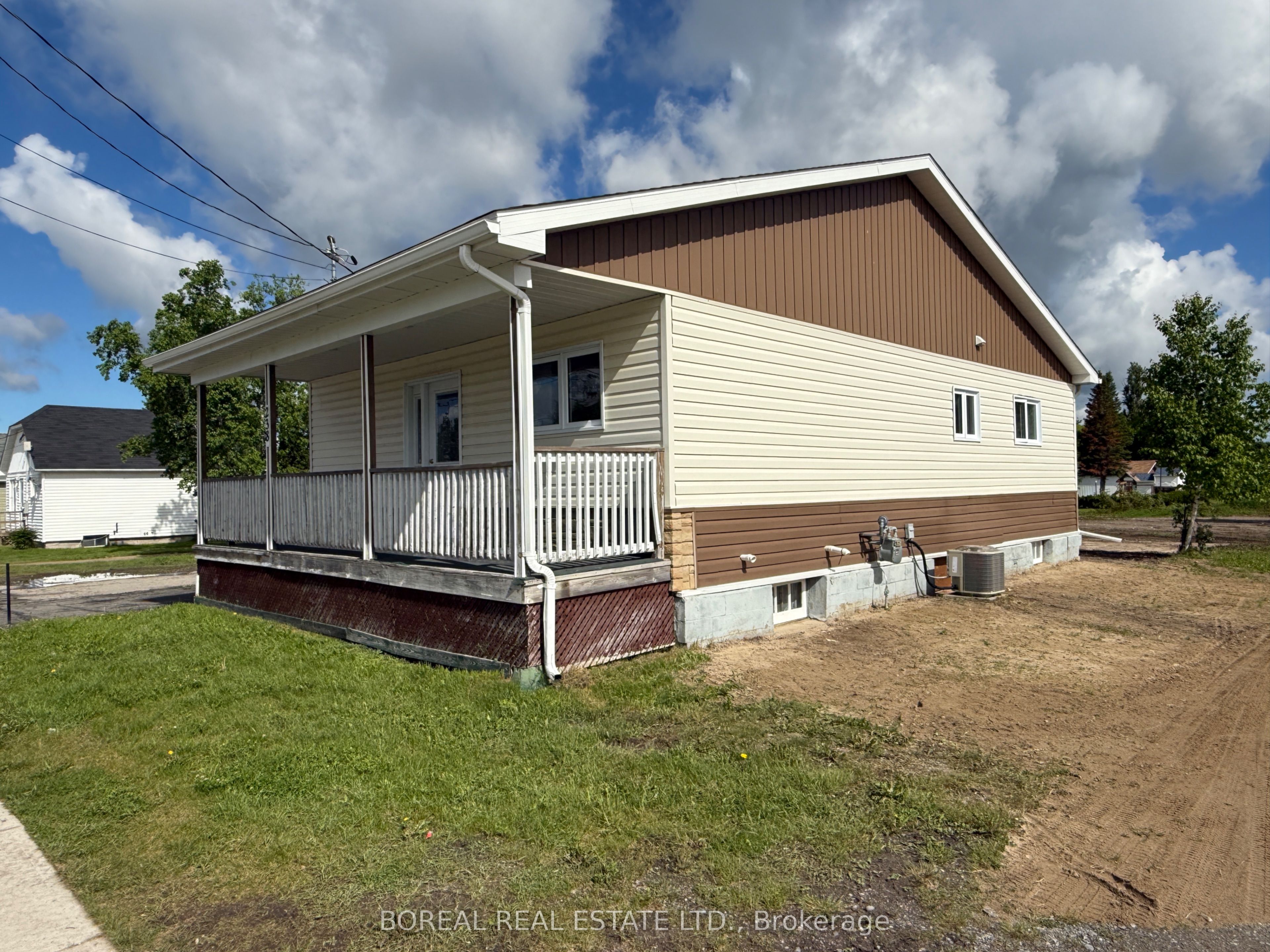 236-238 Main St N/A, Smooth Rock Falls, ON P0L 2B0 photo 5