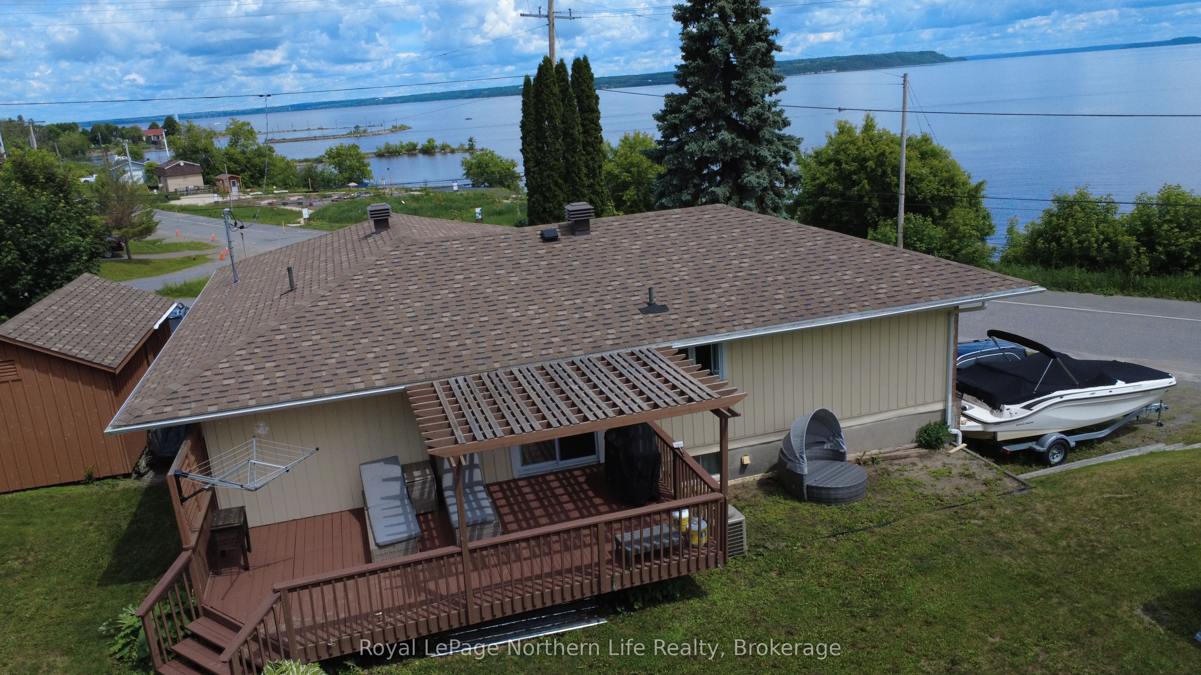 224 ELLIOTT Street, Temiskaming Shores, ON P0J 1K0 photo 5
