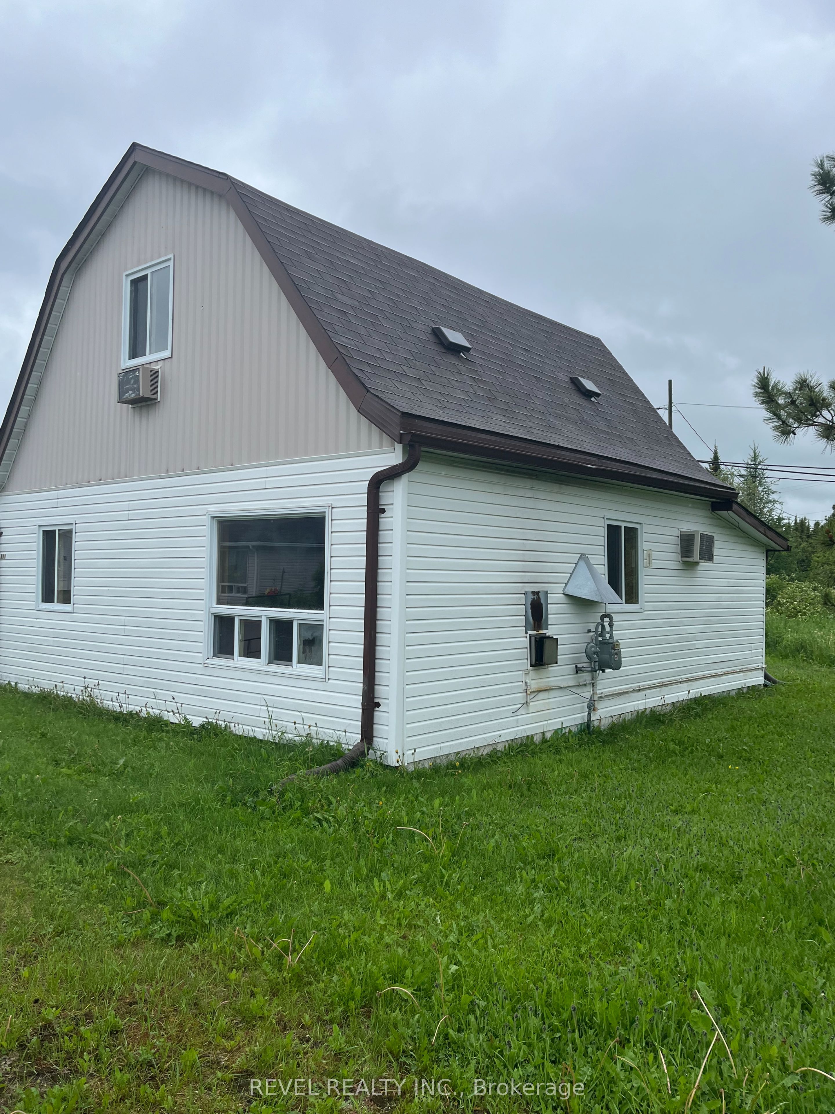 711 Victoria Road, Iroquois Falls, ON P0K 1G0 photo 3