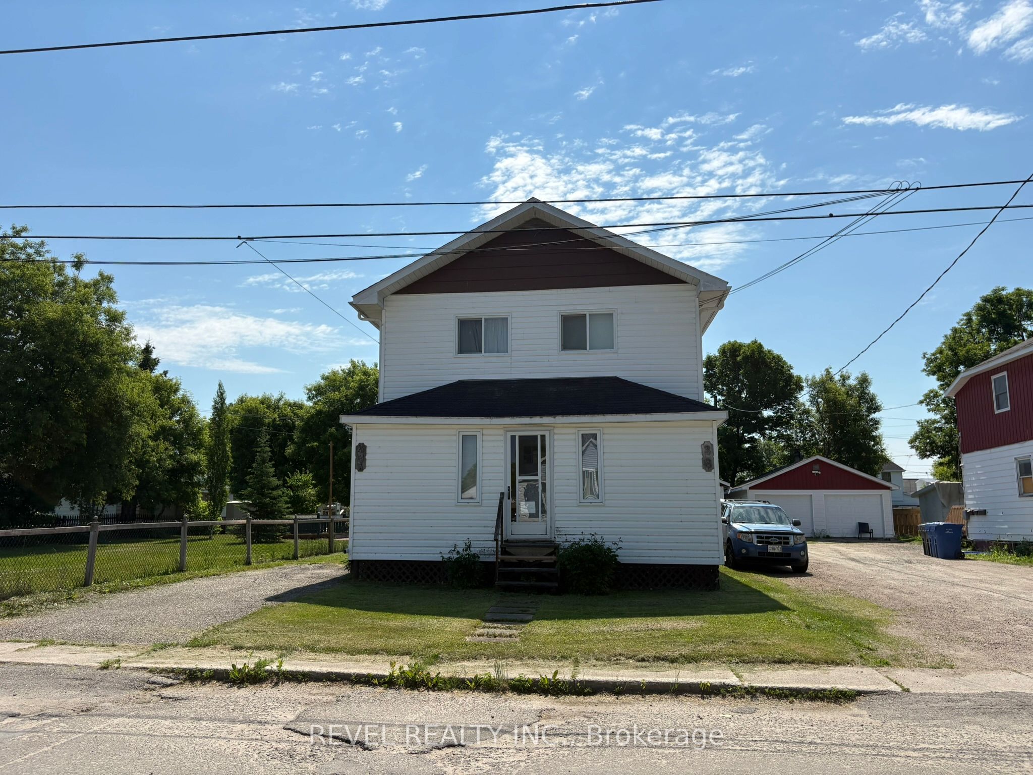 36 Stewart Avenue, Kapuskasing, ON P5N 1S2 photo 2