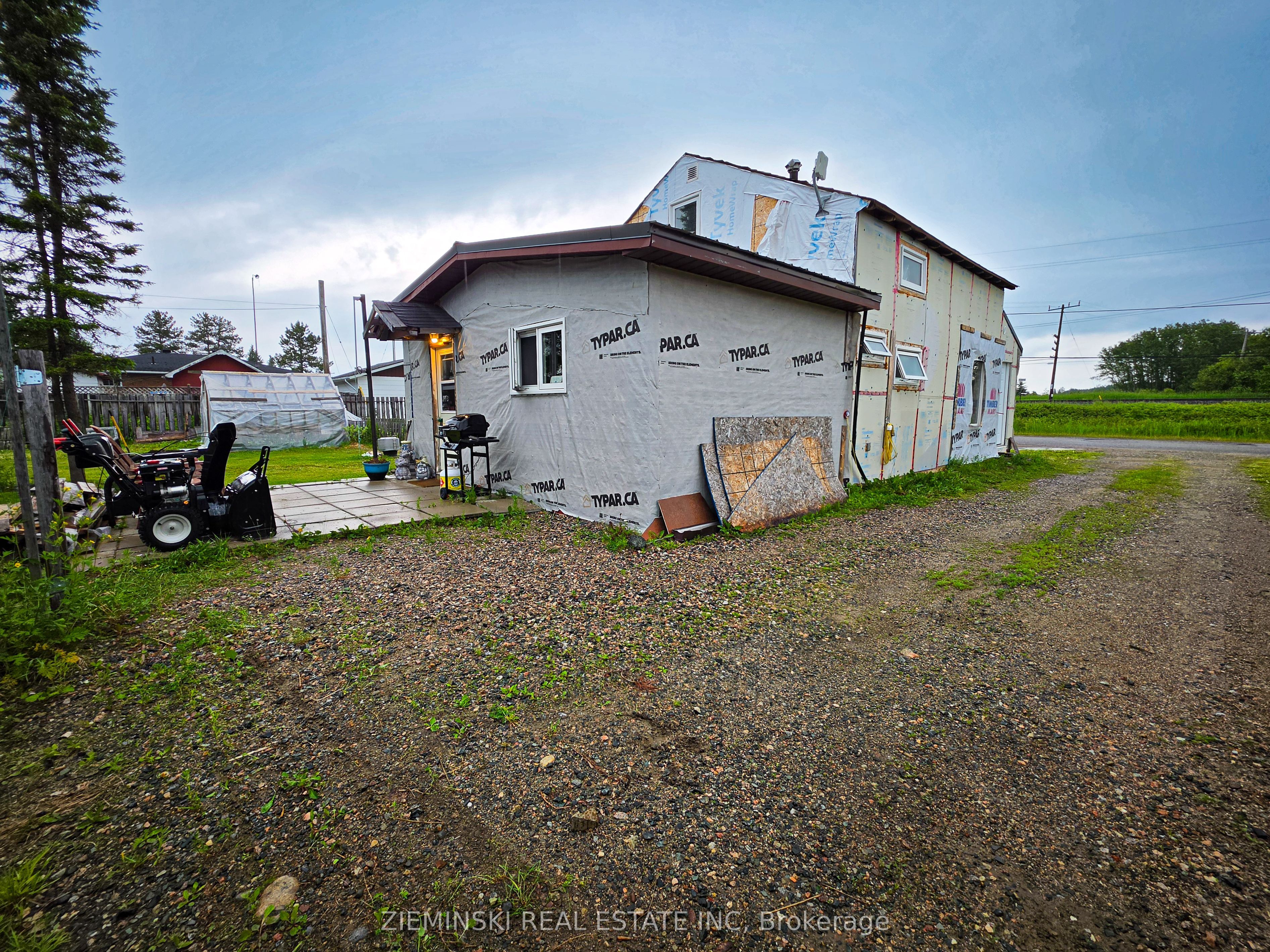 340 Ferguson Avenue, Black River-Matheson, ON P0K 1R0 photo 2