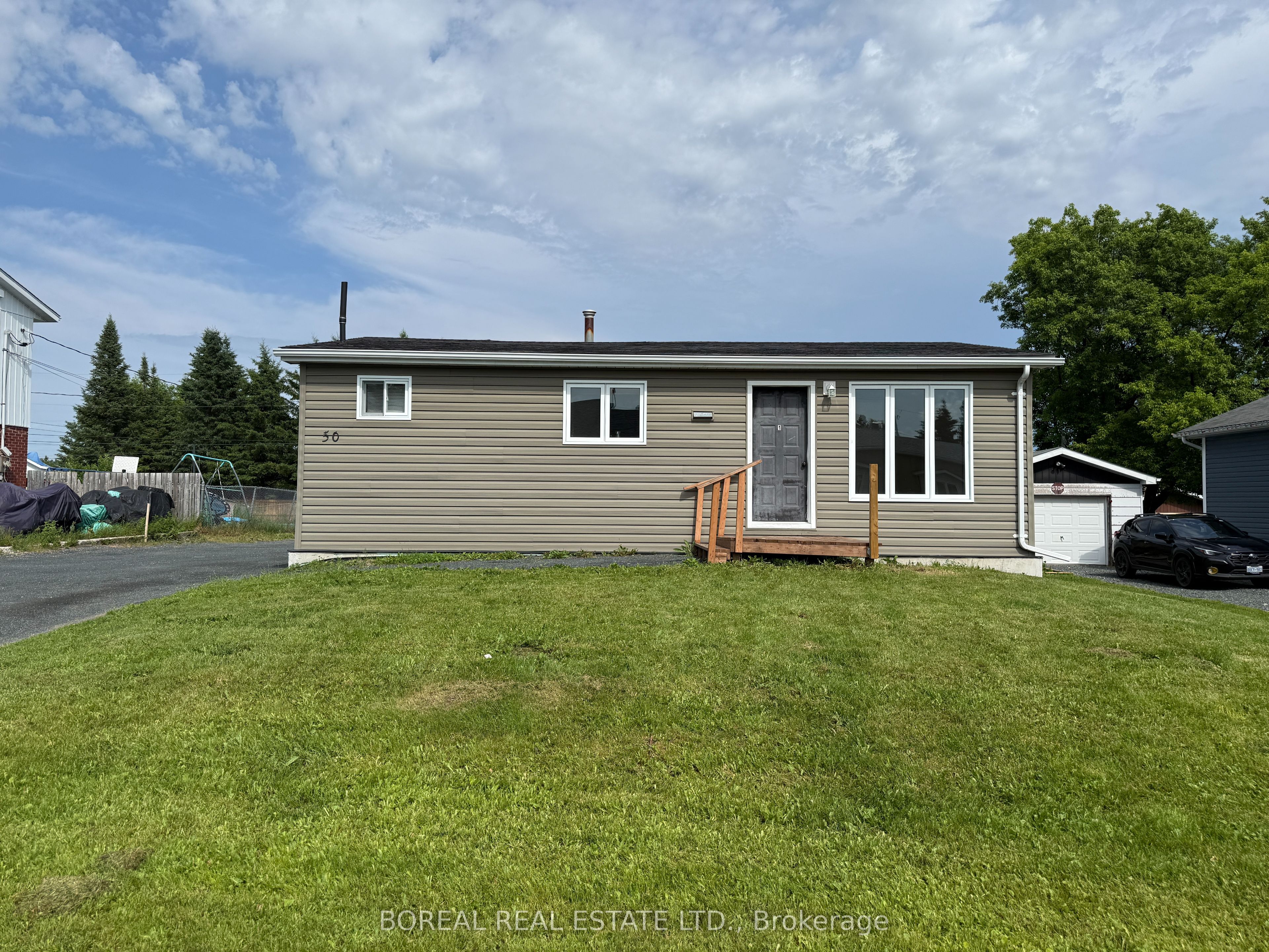50 Victoria Avenue, Cochrane, ON P0L 1C0 photo 2