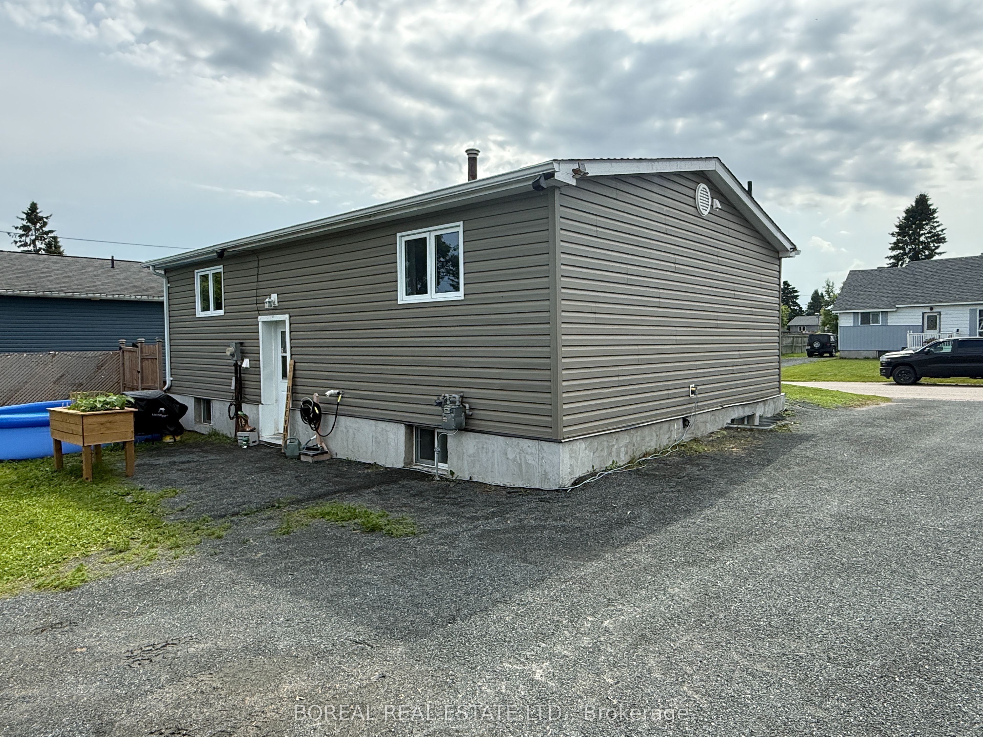 50 Victoria Avenue, Cochrane, ON P0L 1C0 photo 3