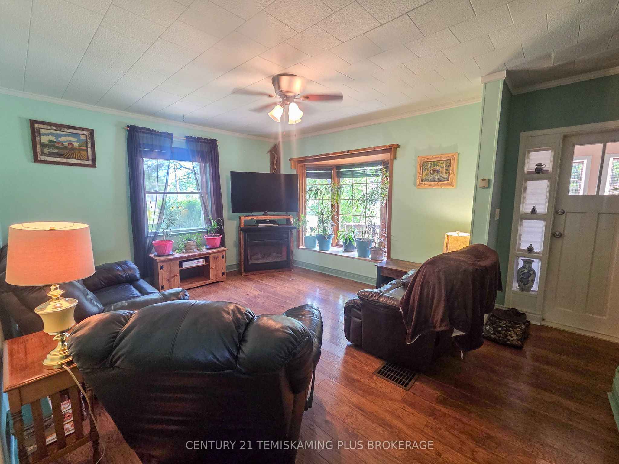 75 Fifth Avenue, Englehart, ON P0J 1H0 photo 5
