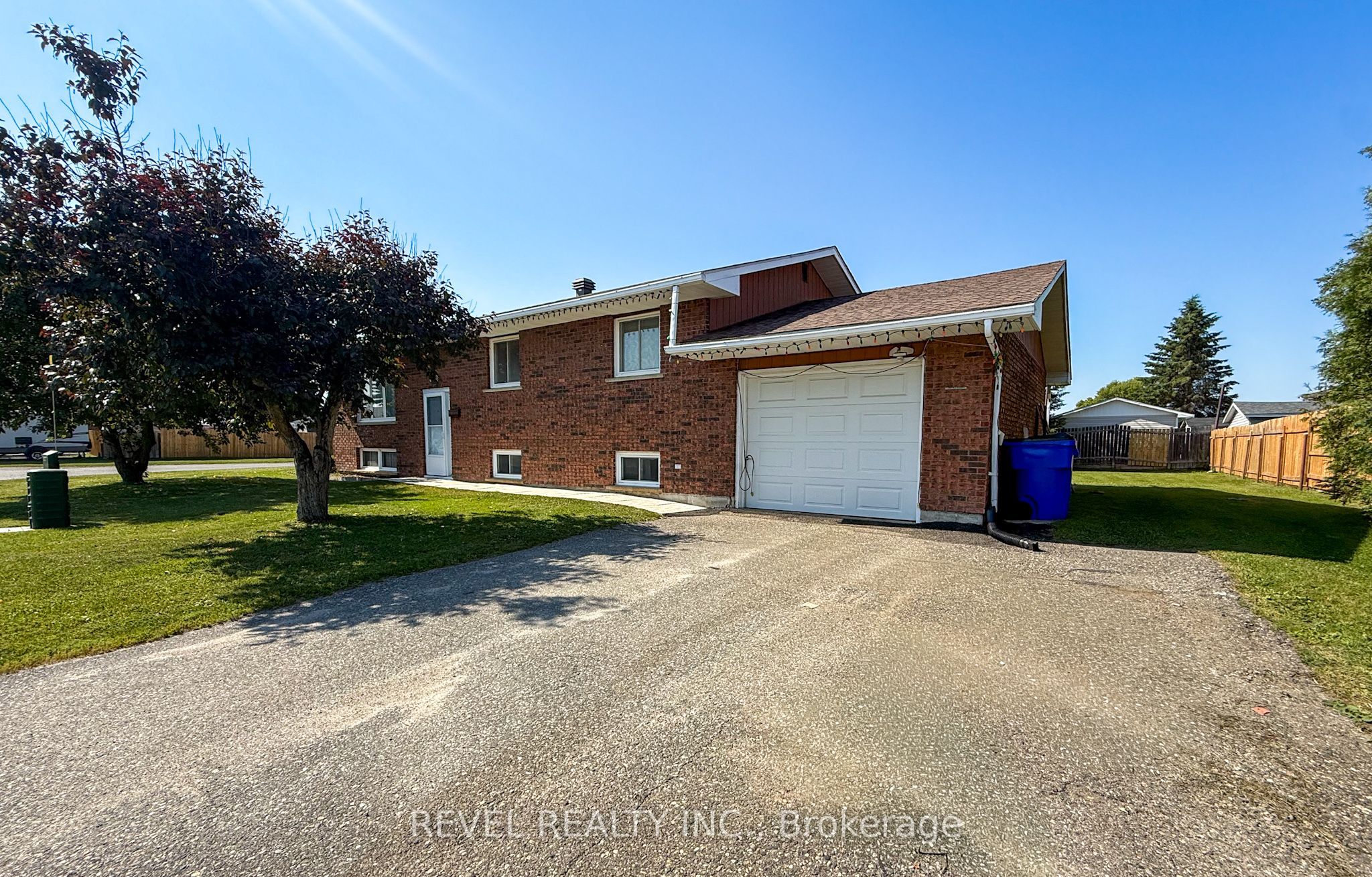 1330 Chenier Avenue, Timmins, ON P4R 1A9 photo 2