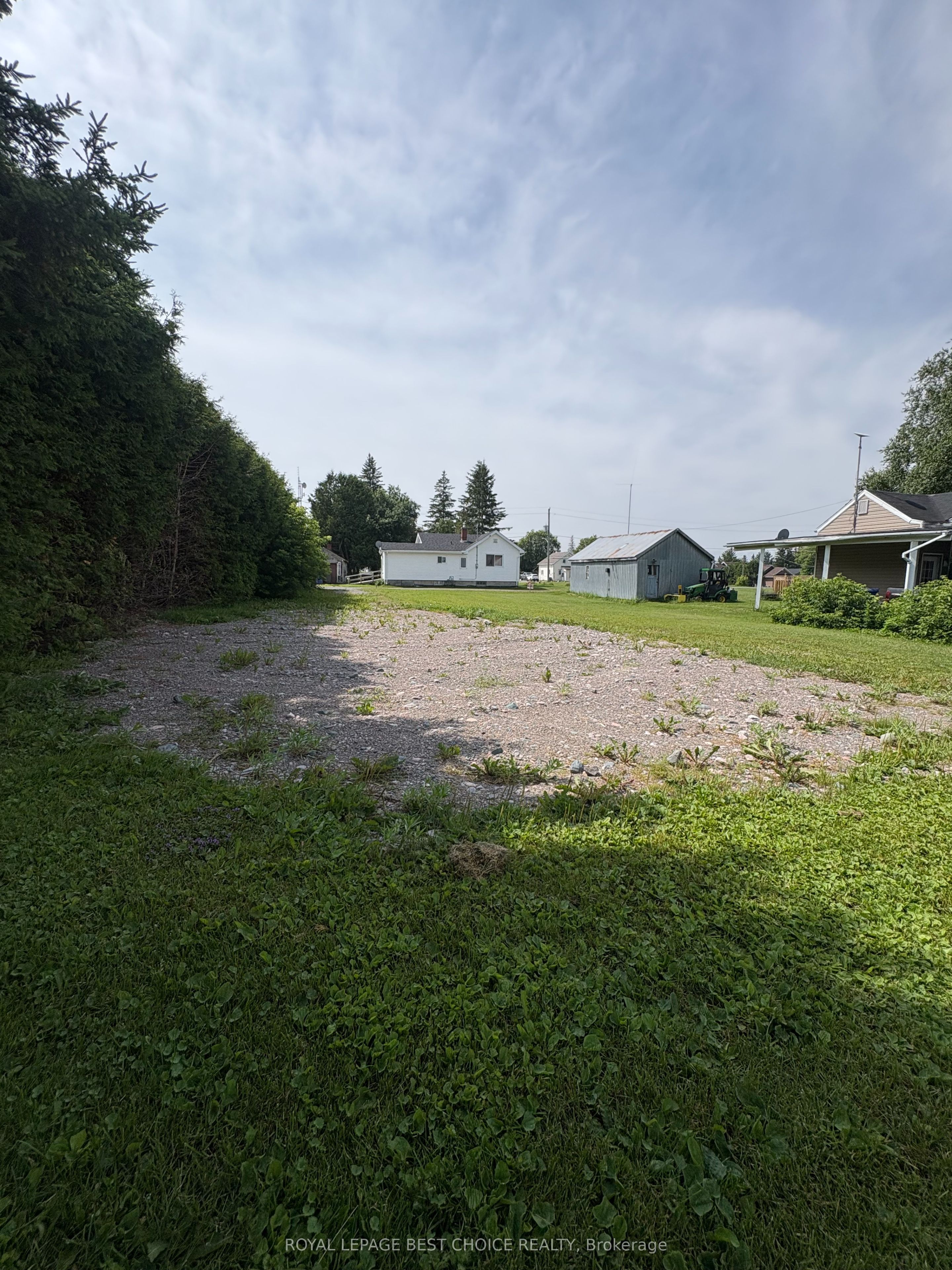 84 Third Avenue, Englehart, ON P0J 1H0 photo 3
