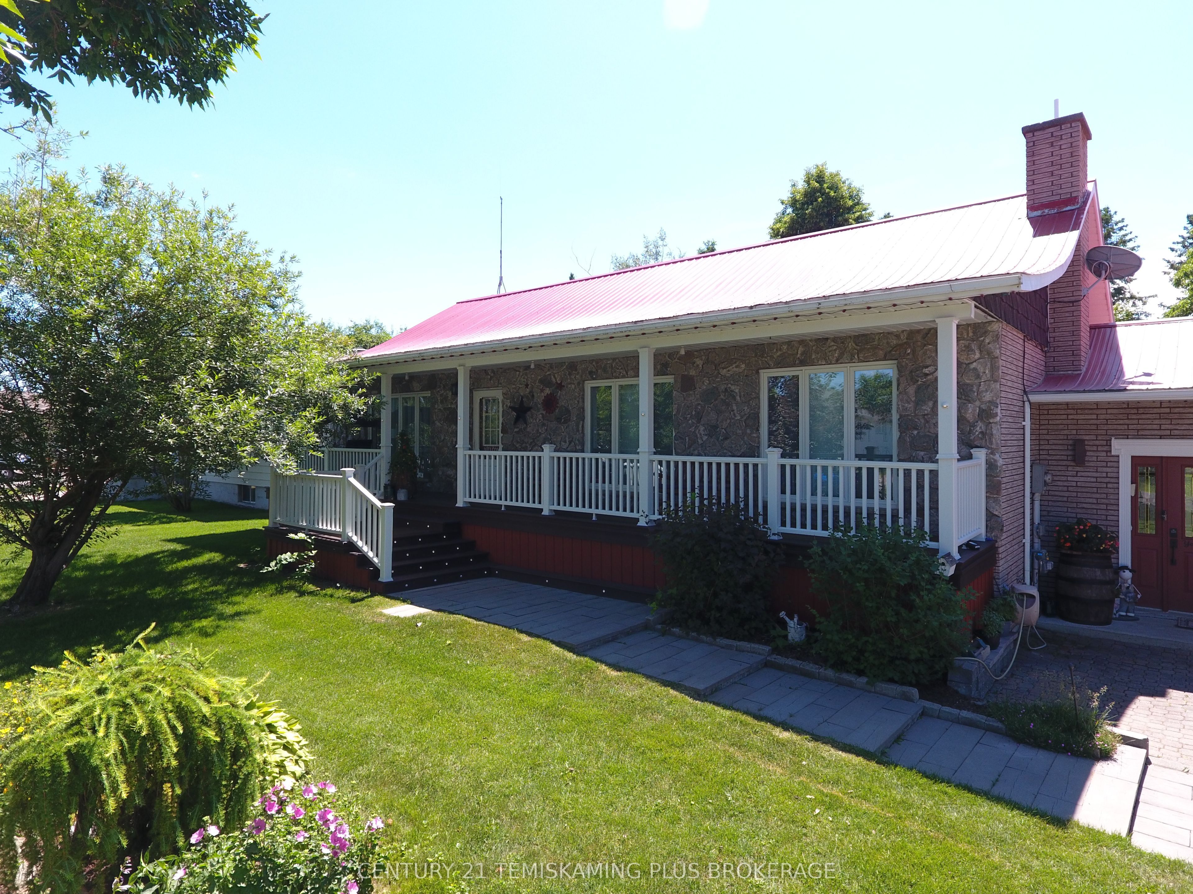 23 Twelfth Street E, Armstrong, ON P0J 1E0 photo 3