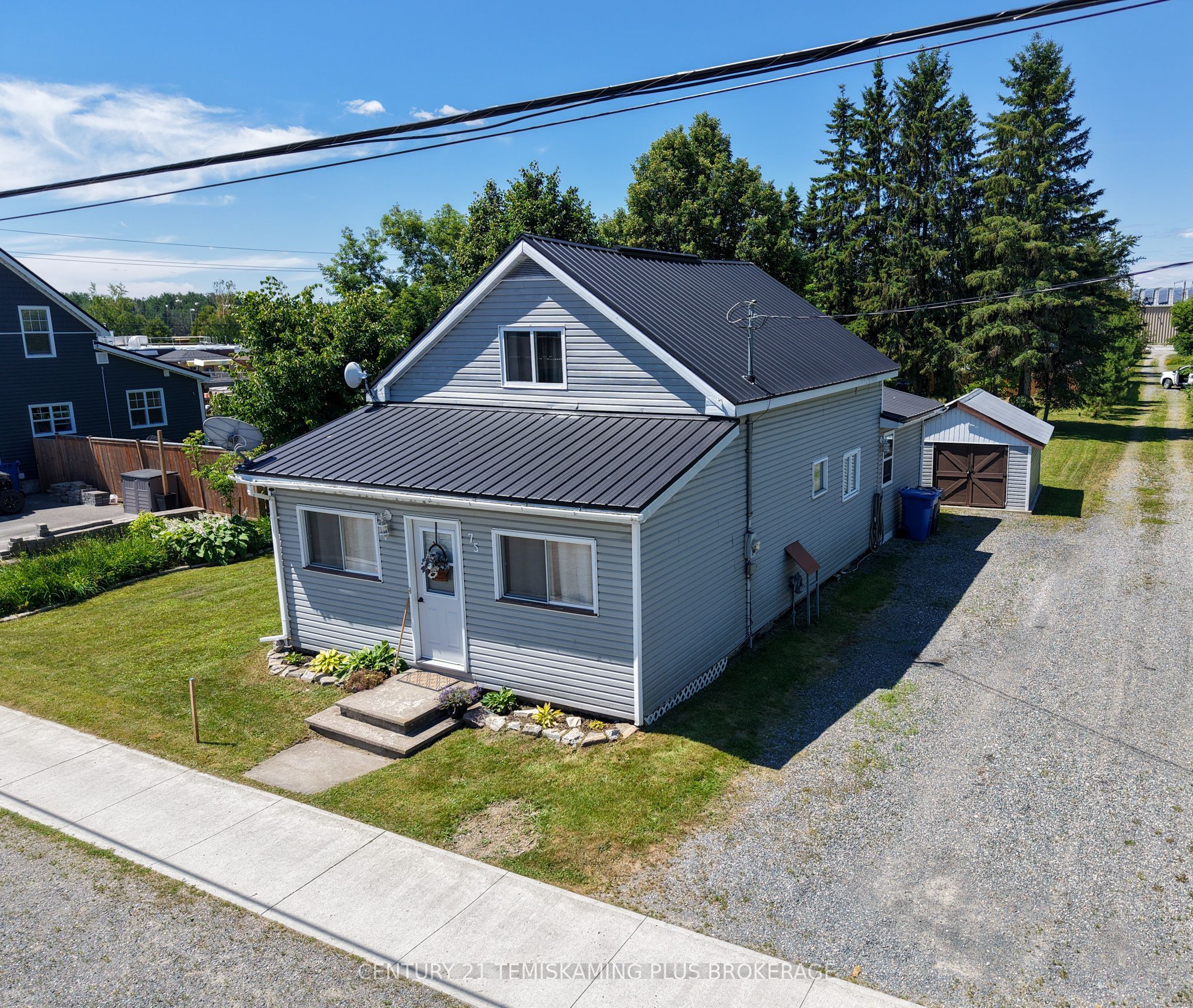 75 Third Street, Englehart, ON P0J 1H0 photo 2