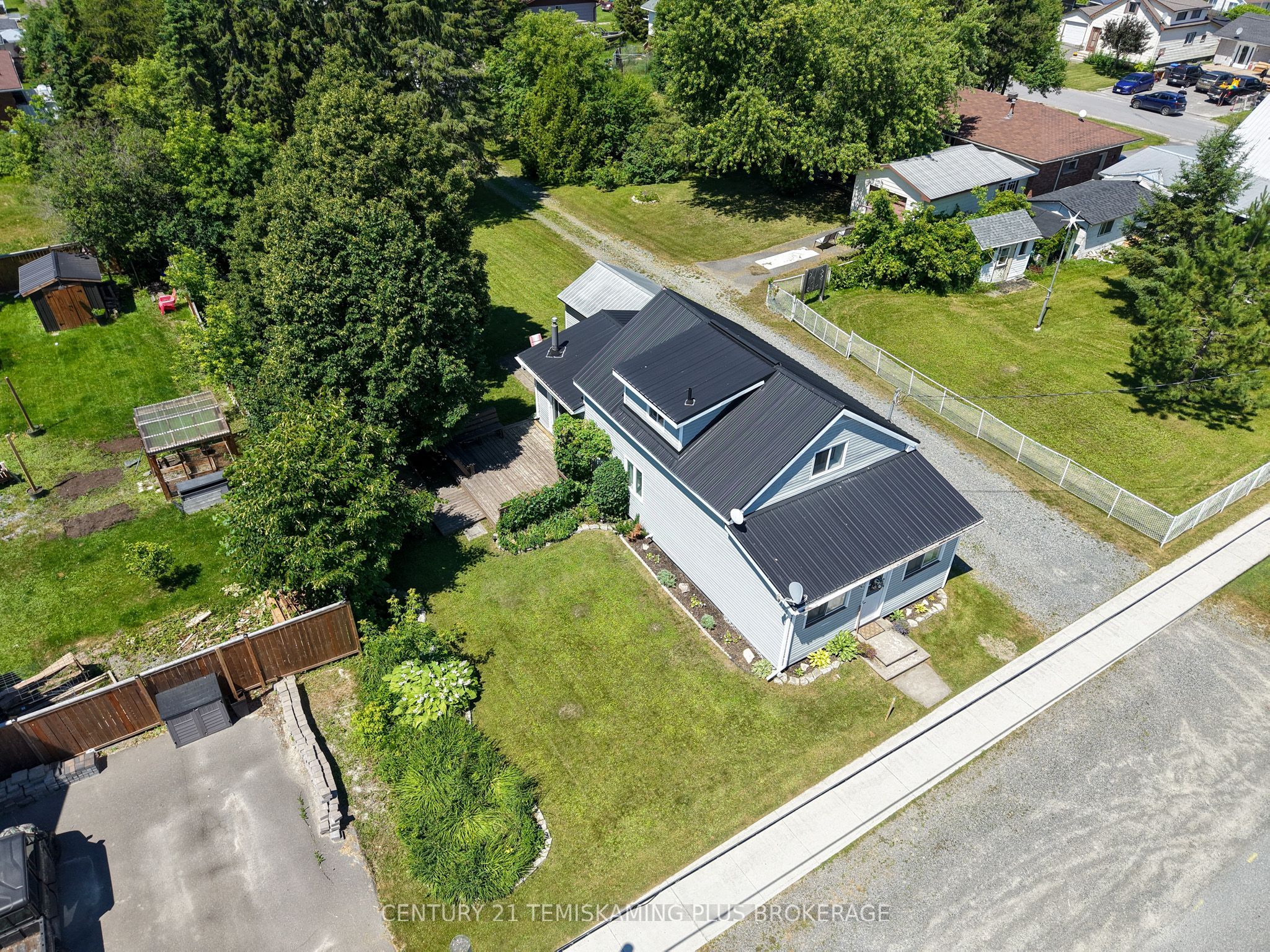 75 Third Street, Englehart, ON P0J 1H0 photo 3