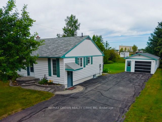 1412 Prince Street, Hearst, ON P0L 1N0 photo 2