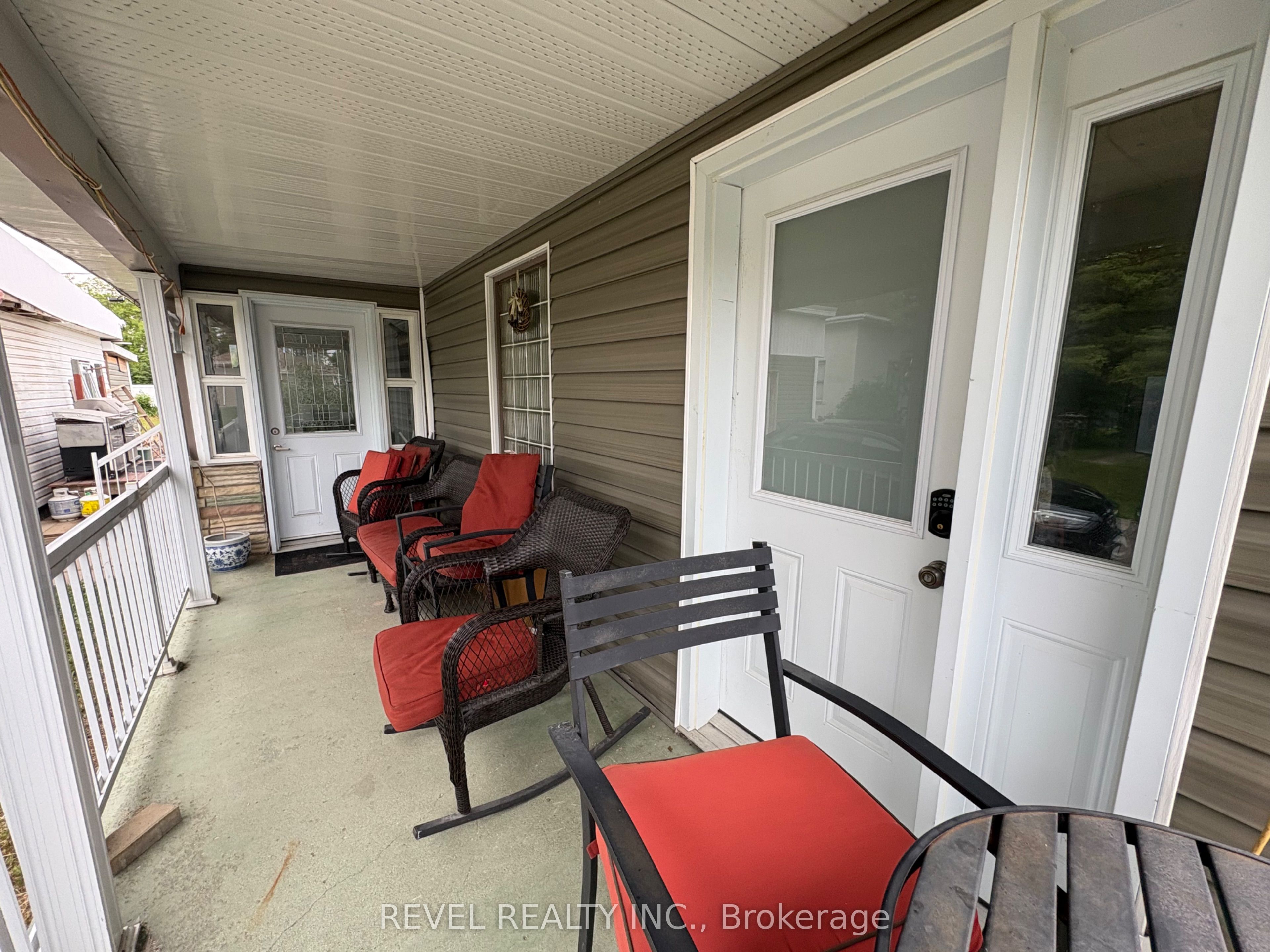 253 Fourth Avenue, Cochrane, ON P0L 1C0 photo 5