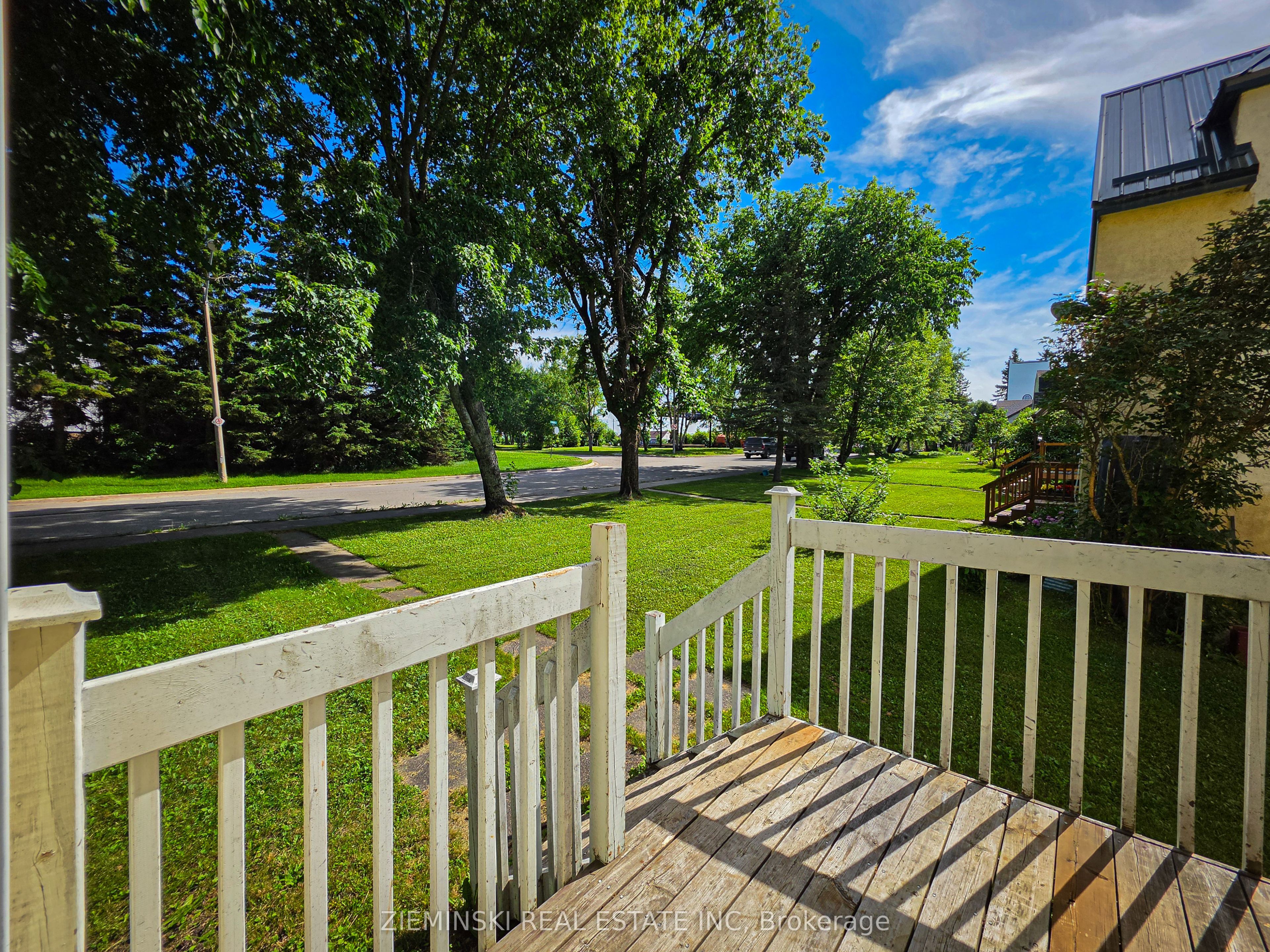 142 Devonshire Avenue, Iroquois Falls, ON P0K 1E0 photo 2