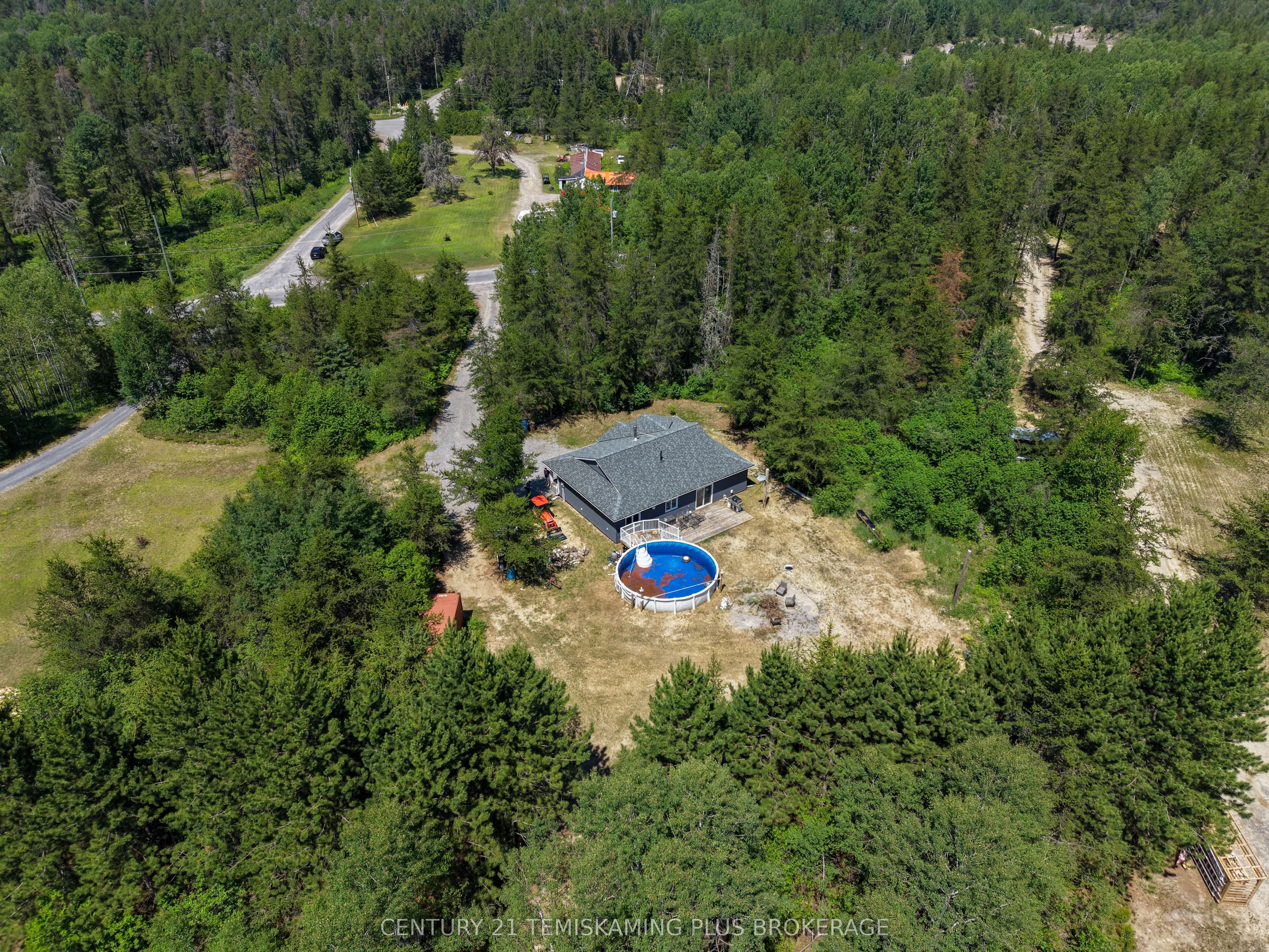 505544 Airport Drive, Coleman, ON P0J 1C0 photo 2