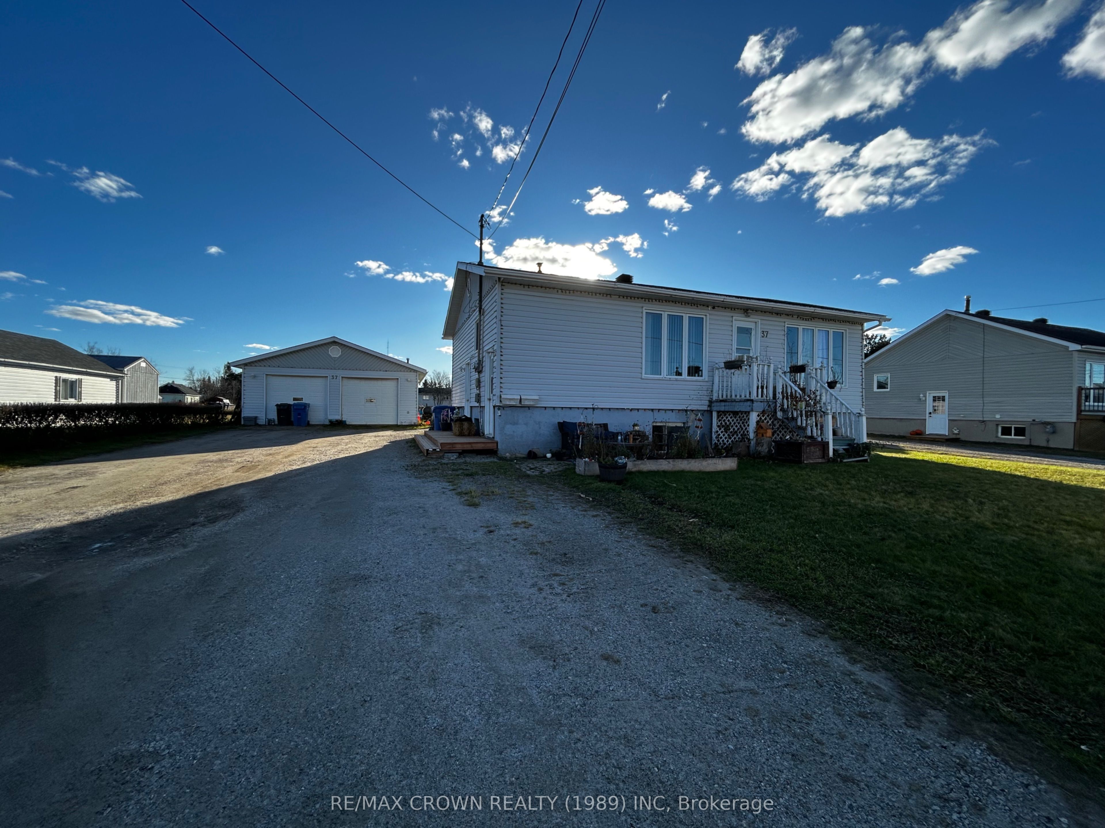37 De L'etang Boulevard, Kapuskasing, ON P5N 2M6 photo 2