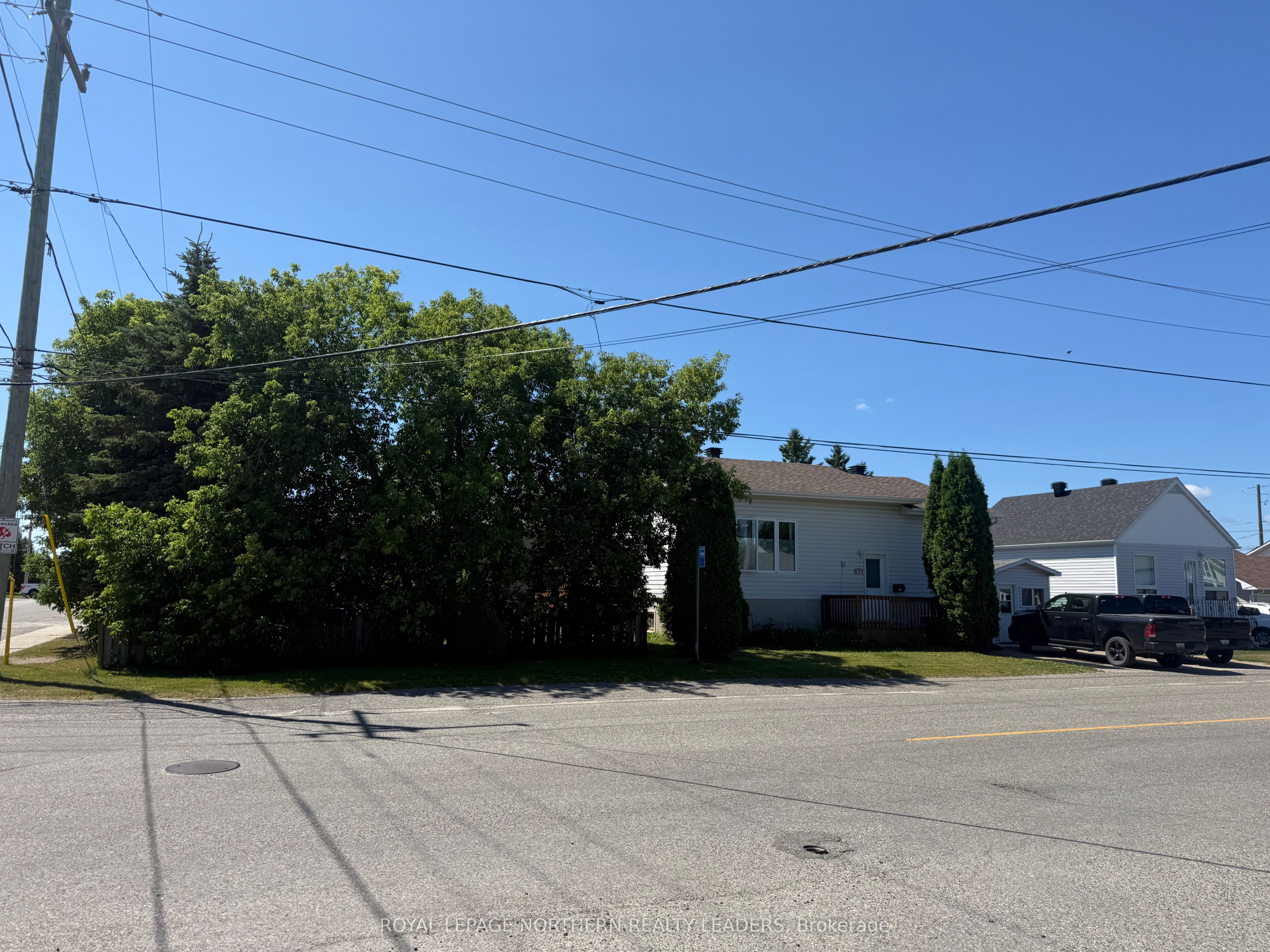 671 Park Avenue, Timmins, ON P4N 3X7 photo 2